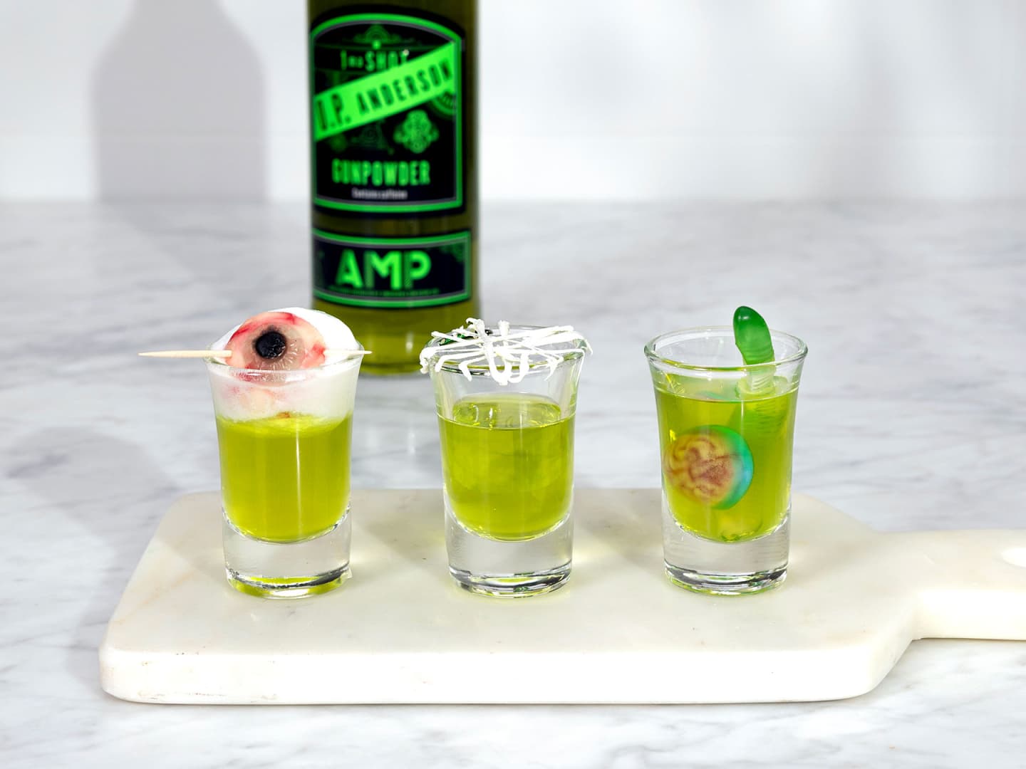 3 roliga sätt att dekorera glaset till halloween