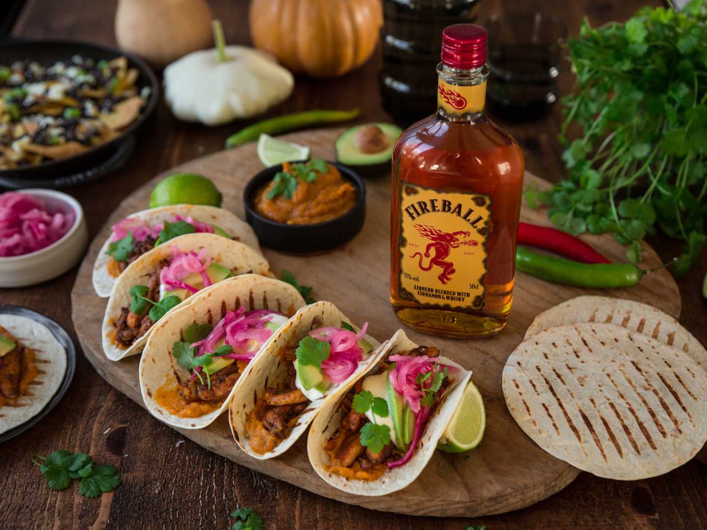 Kycklingtacos med sås med chipotle, pumpa och Fireball