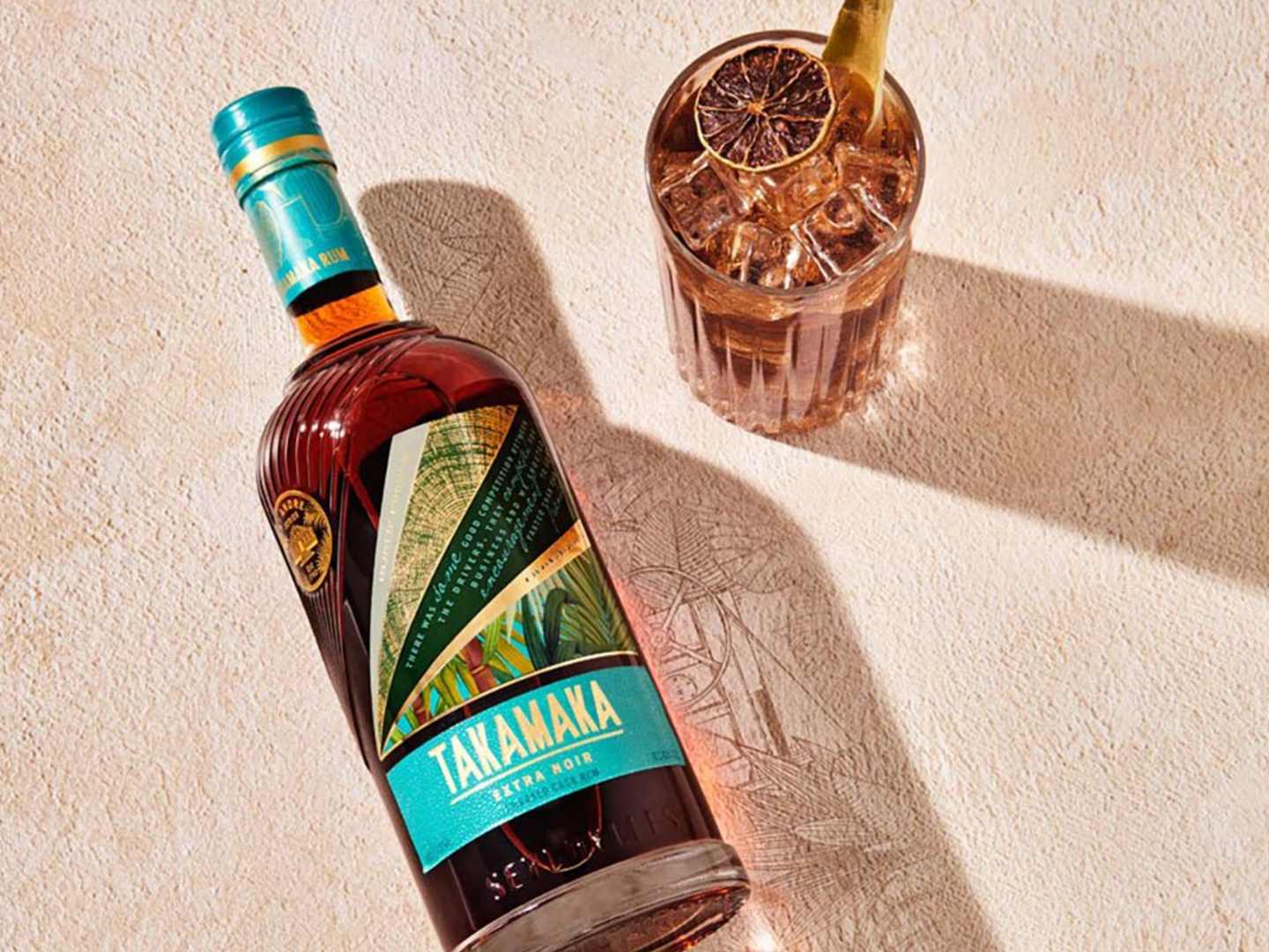 Takamaka St André Extra Noir Rum med drink