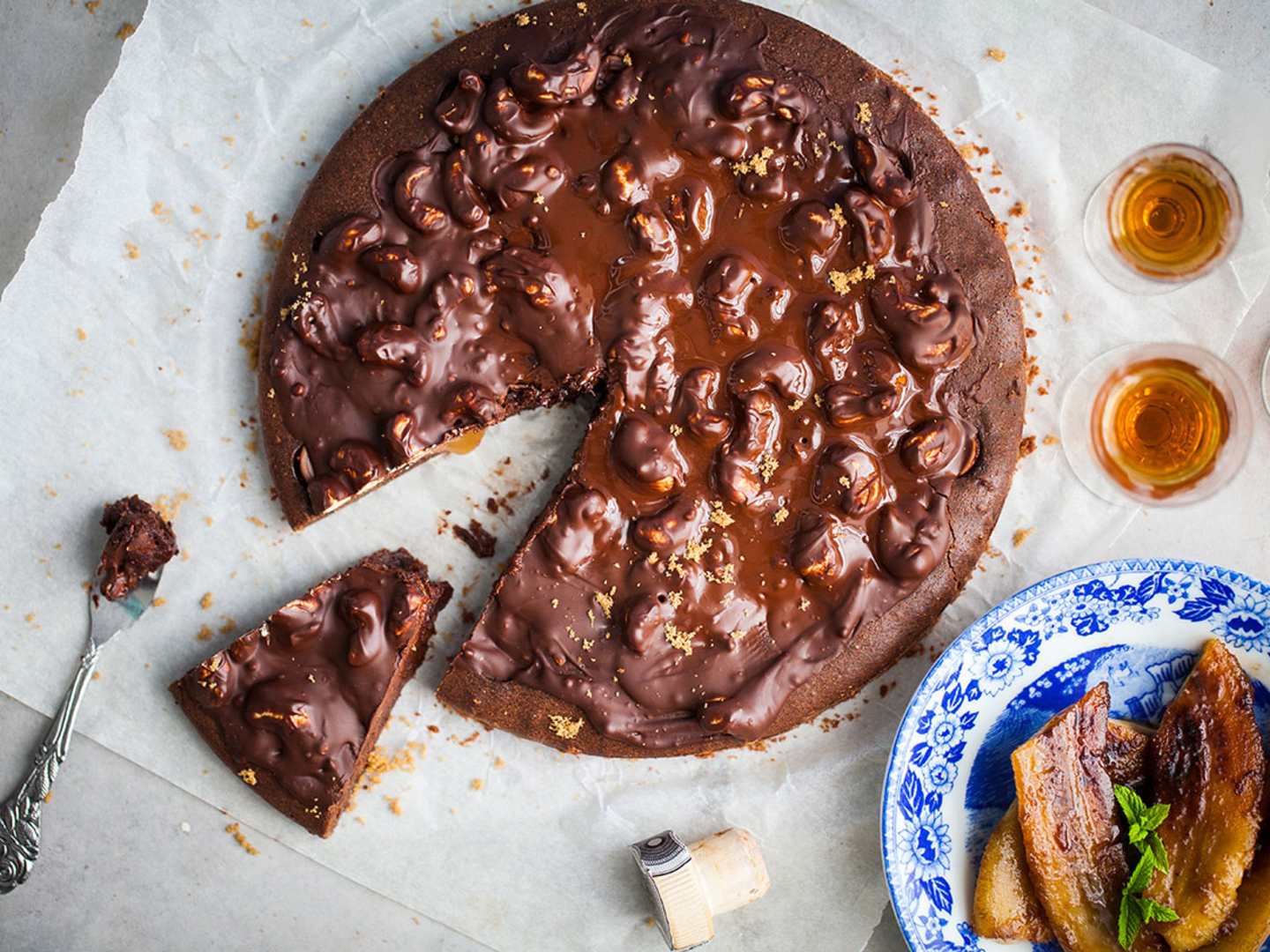 Kladdkaka med romflamberad banan