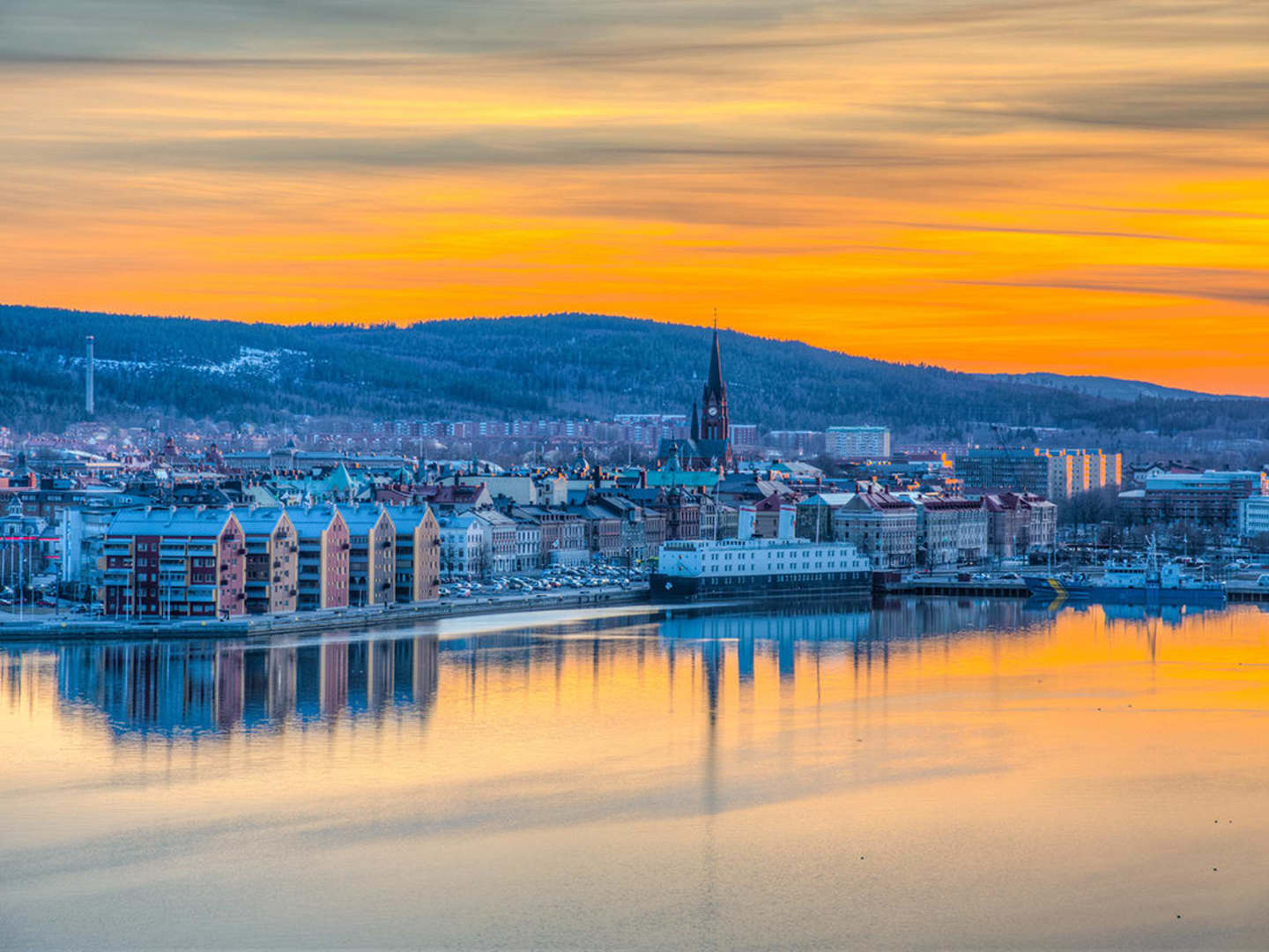 Sundsvall i solnedgång