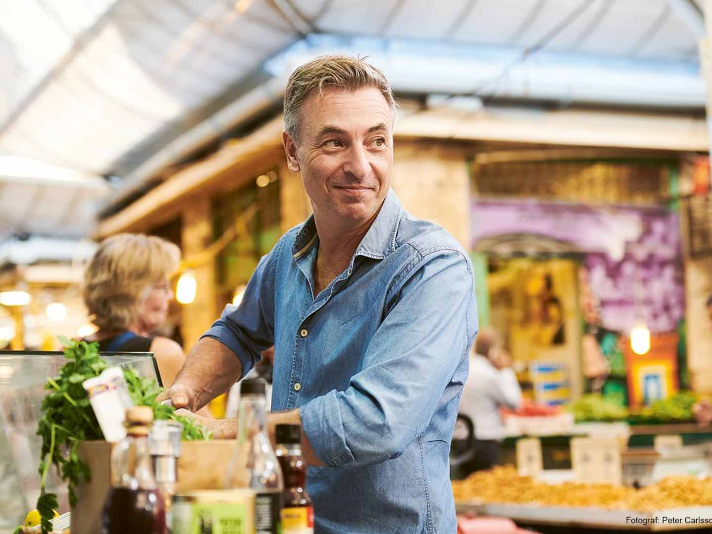 Tareq Taylor på matmarknad