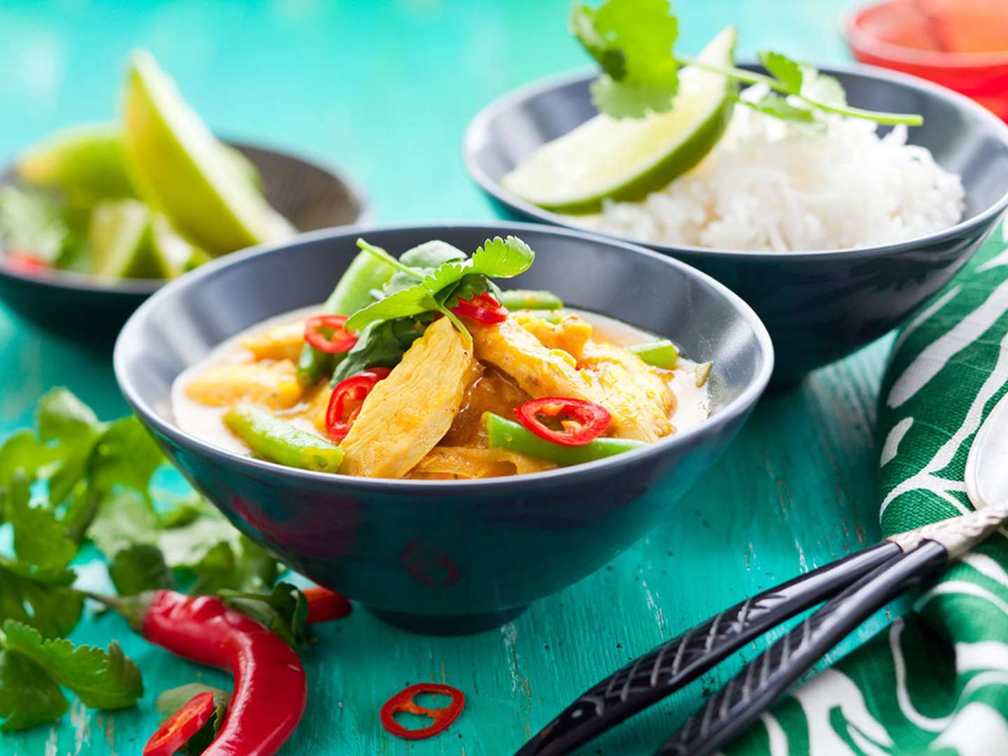 Krämig thaigryta med tofu, grönsaker och röd curry