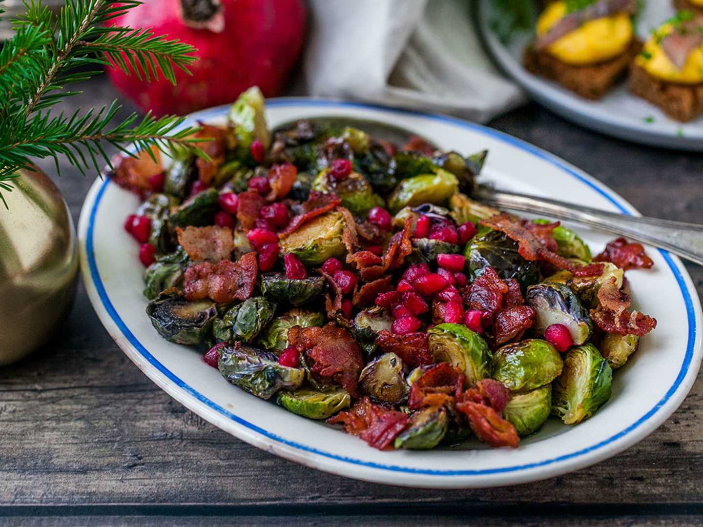 Ugnsrostad brysselkål med bacon och honung