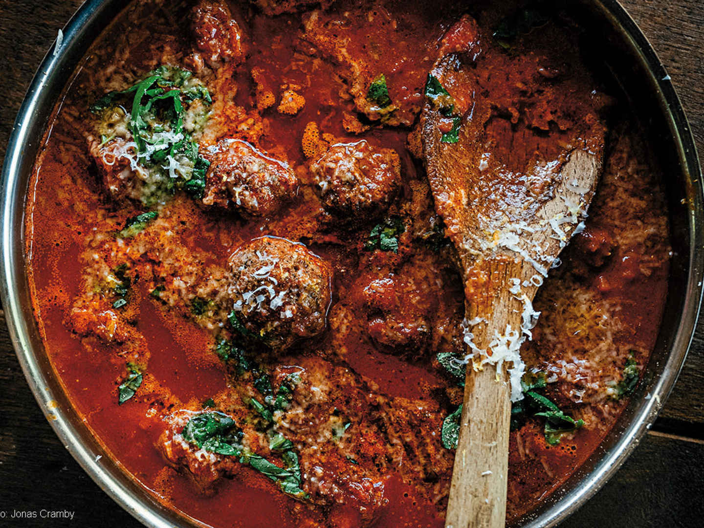 Vildsvinsfrikadeller i tomatsås 