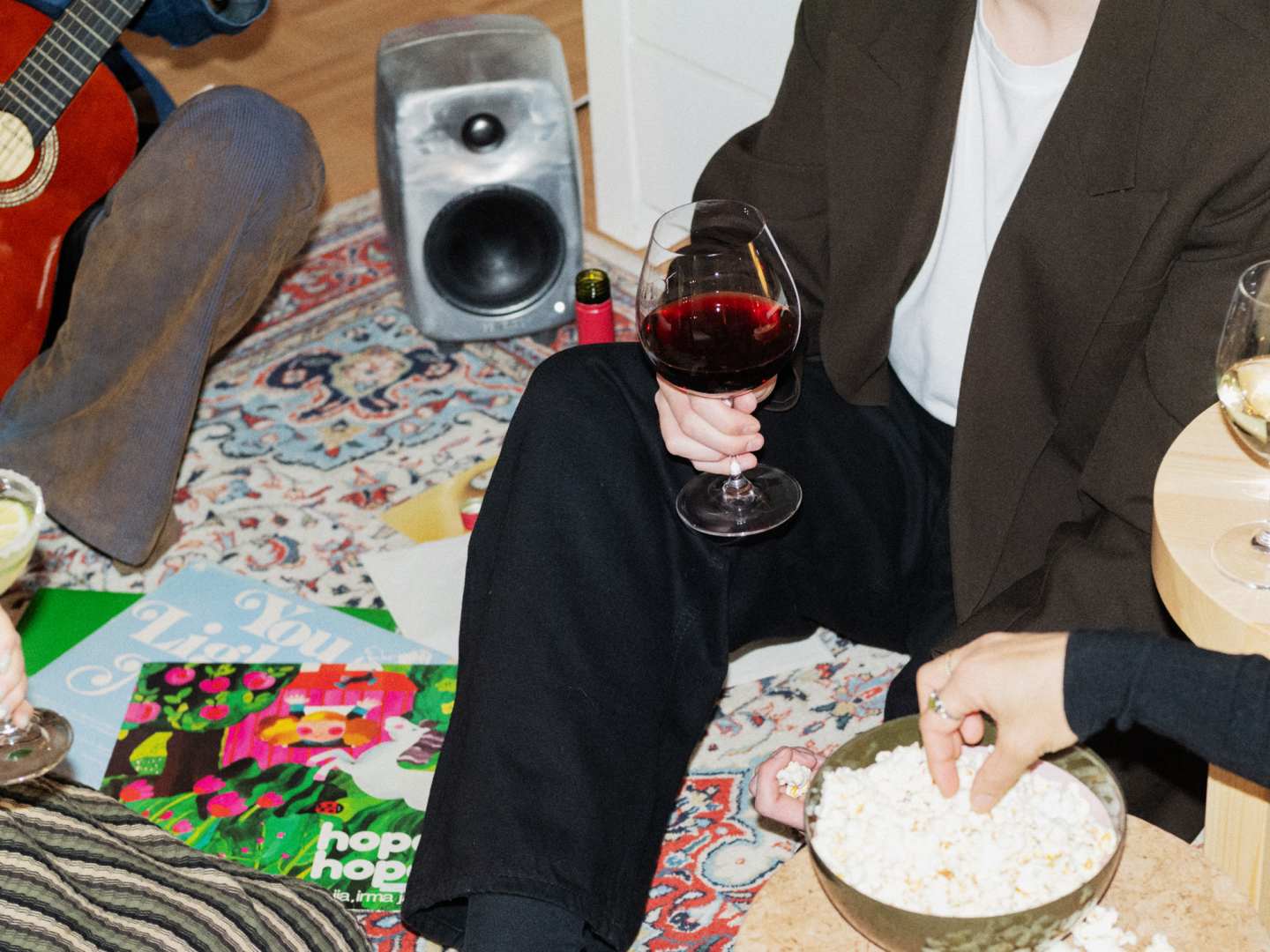 punaviinilasi_seurustelu