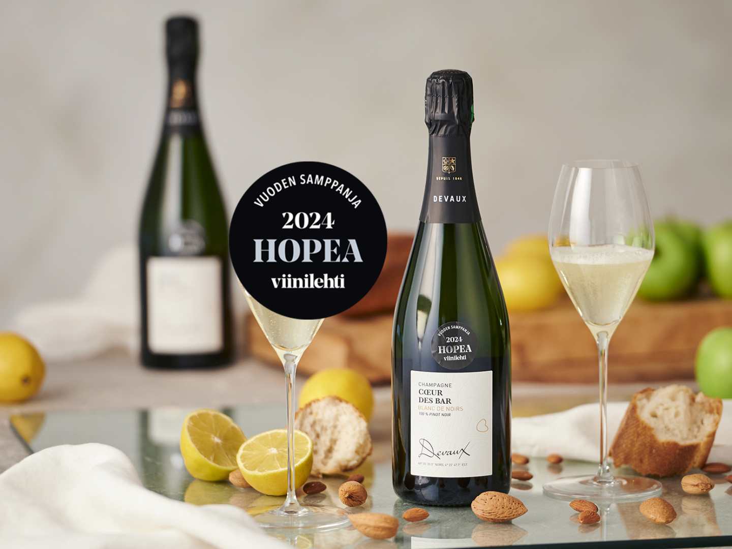 Champagne_Devaux_Blanc_de_Noirs_pöydällä