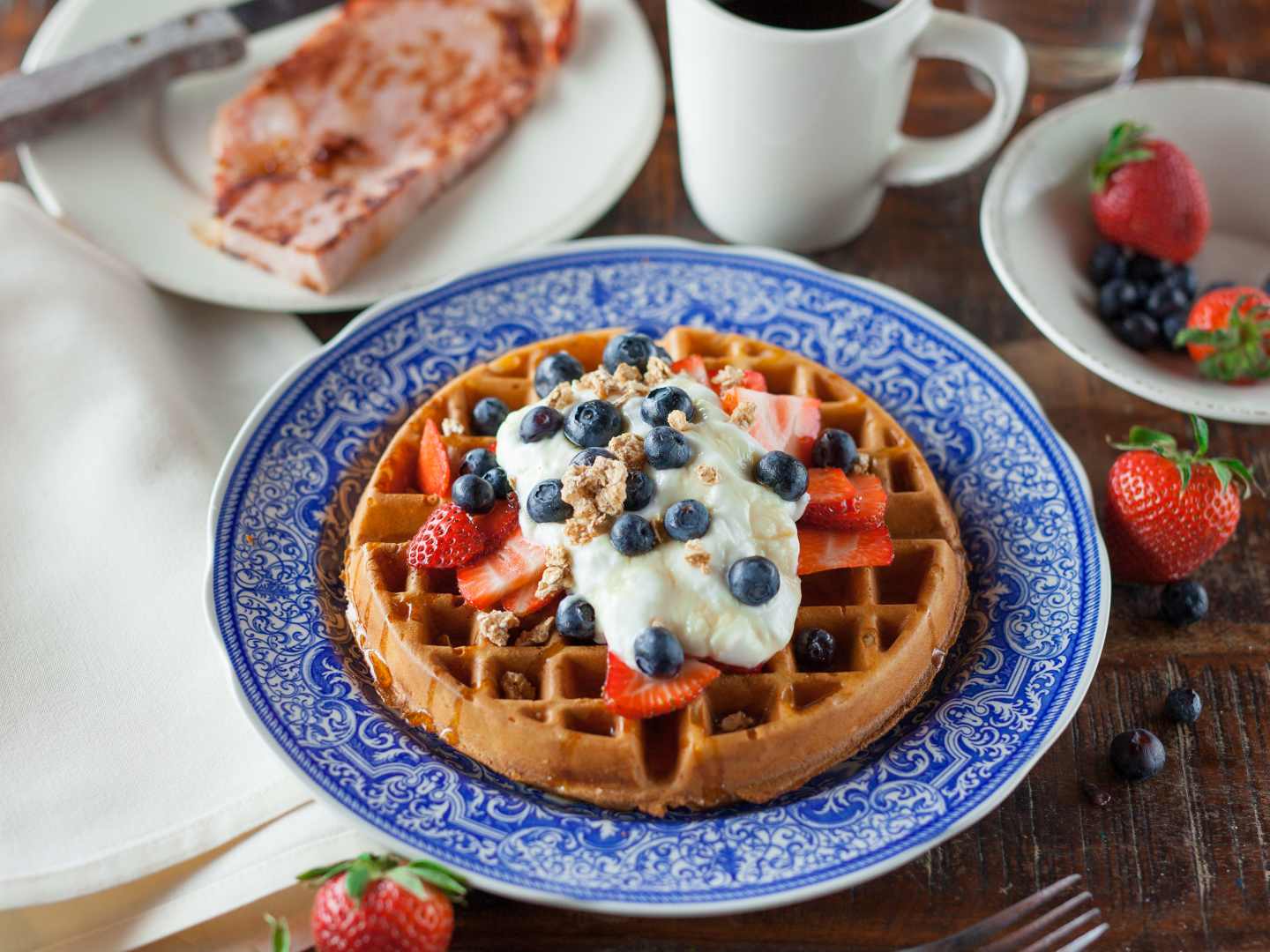 Äitienpäivä - yllätä äiti kuohuvalla aamiaisella