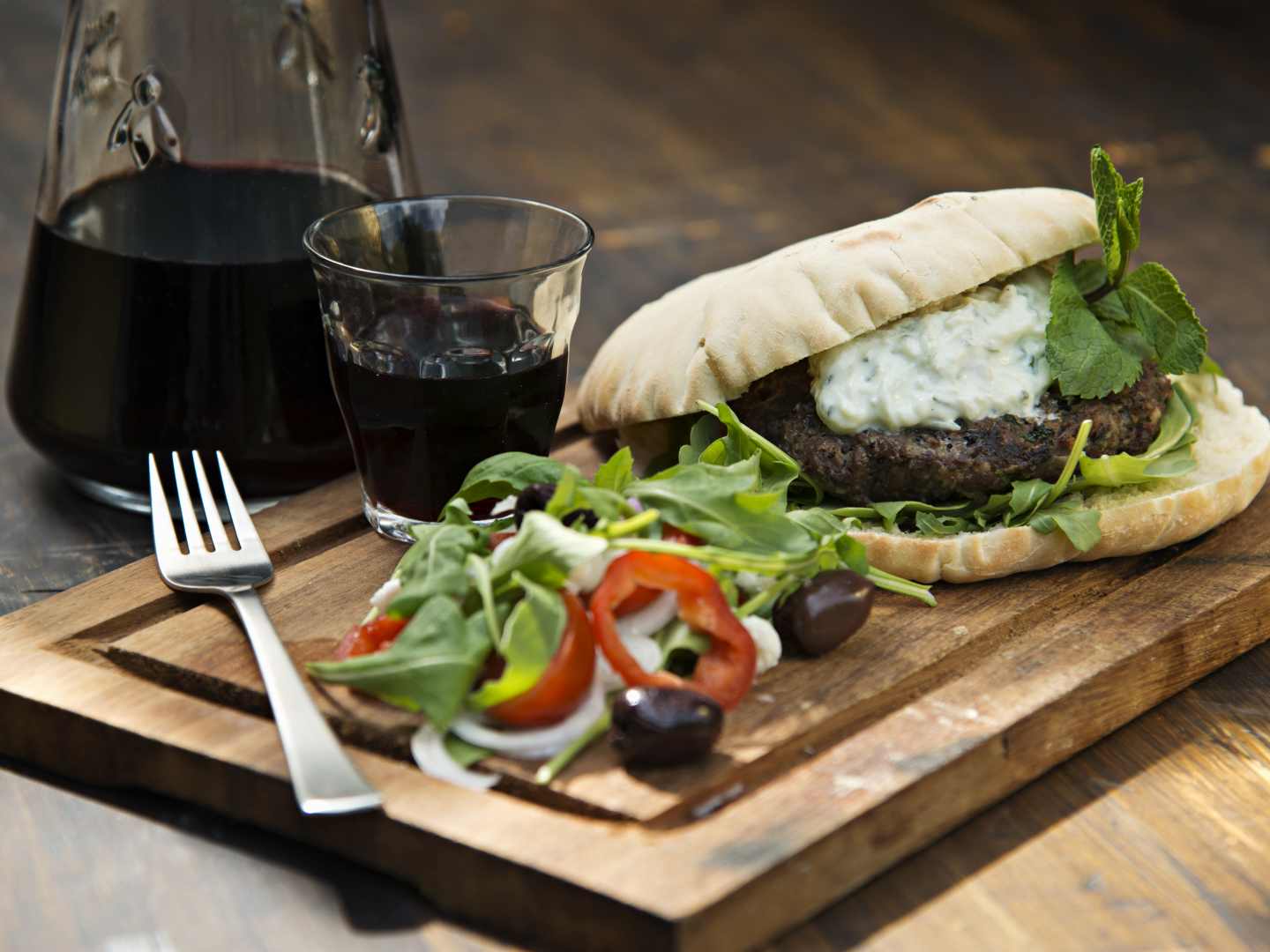 Kreikkalainen lammaspita + viinisuositus