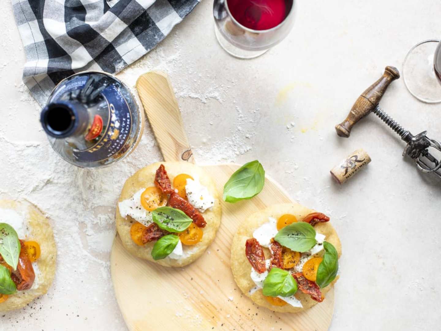 Pizza Fritta eli friteeratut minipizzat + viinisuositus