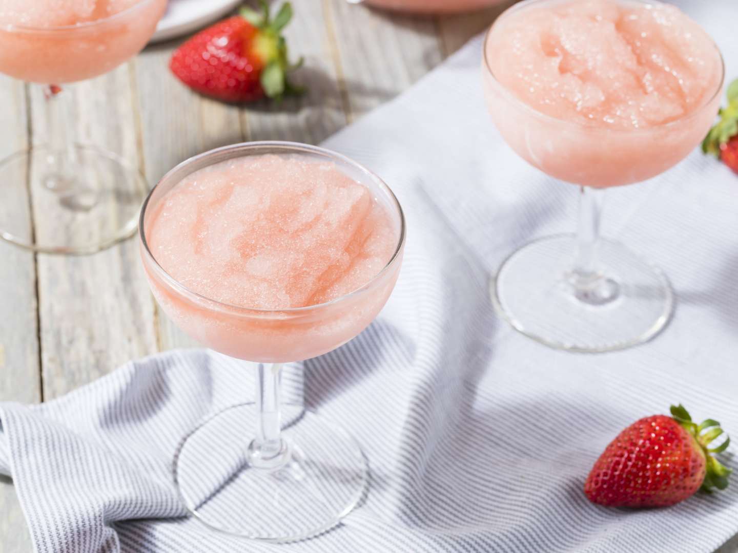Frosé eli jäinen roseviinidrinkki