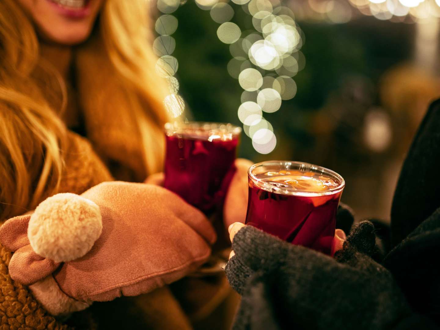 hehkuviiniä laseissa