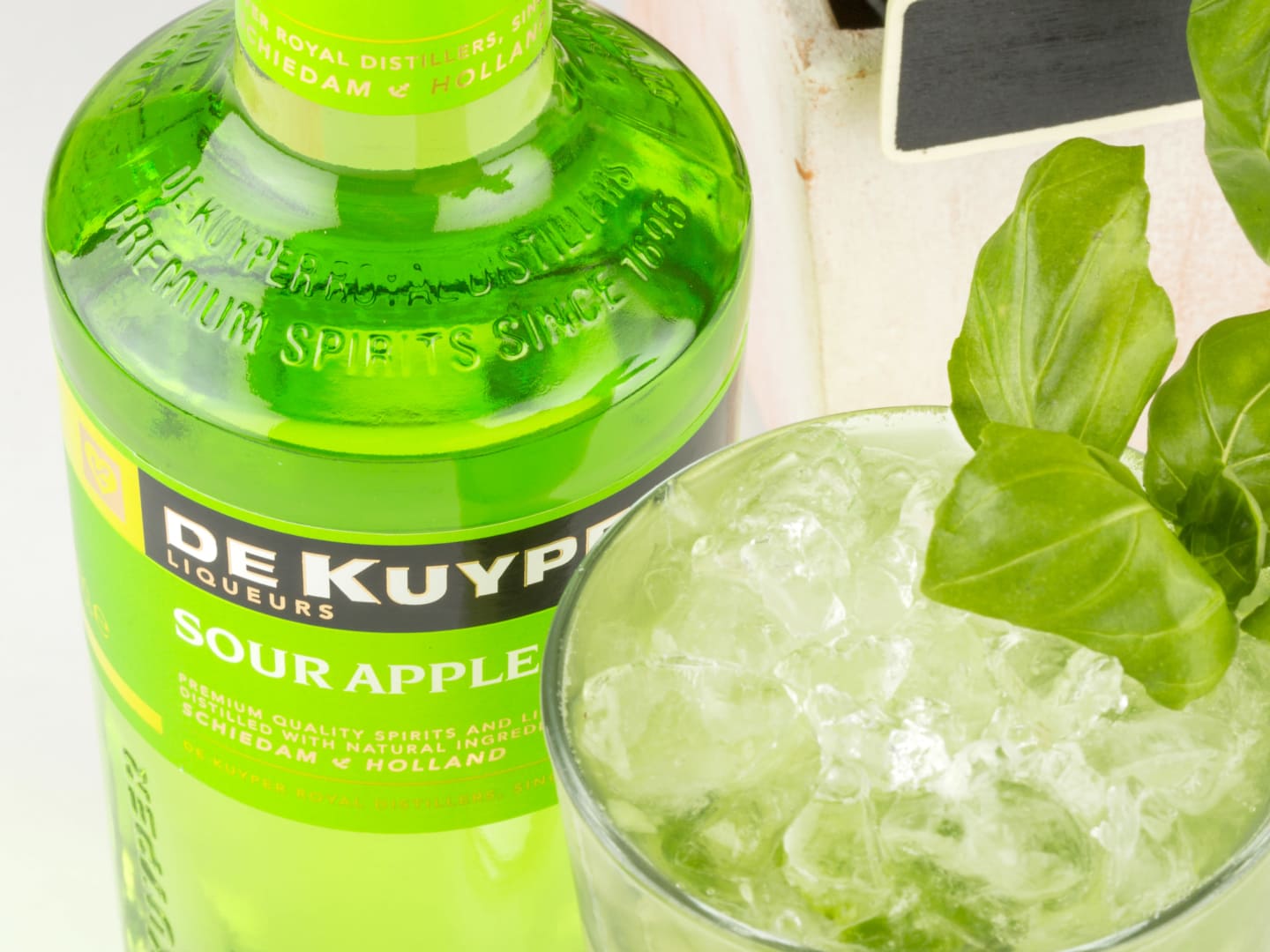 Green Hornet yrttidrinkki