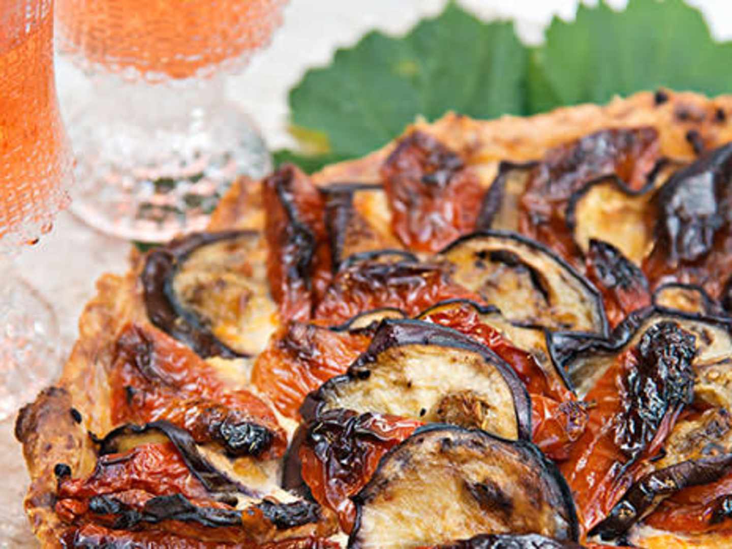 Munakoiso-tomaattipiiras + viinisuositus