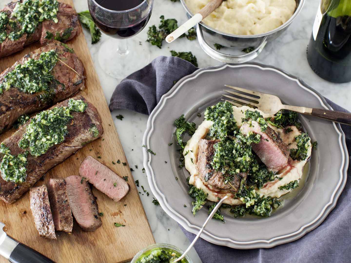 Yrttimarinoitua karitsan fileetä lehtikaalipestolla