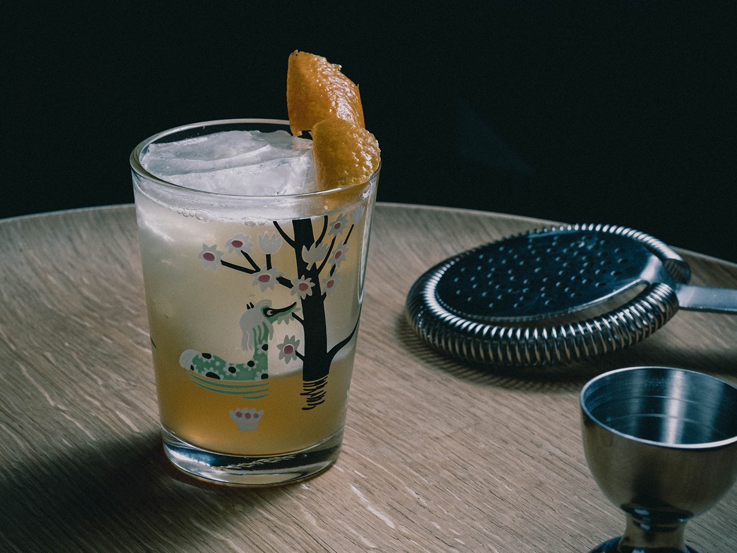 Peach Dennis alkoholiton drinkki