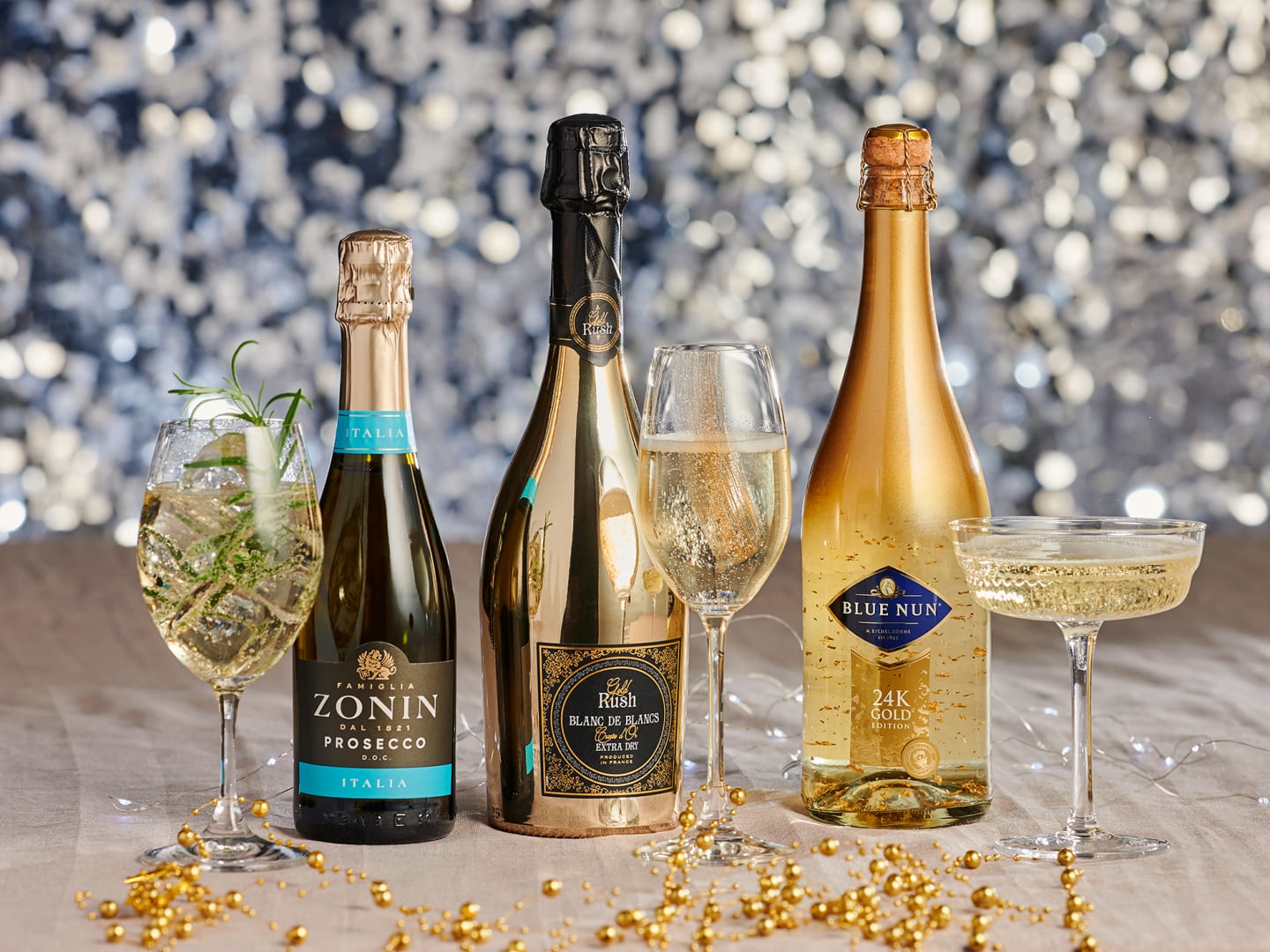 pikkujoulun kuohuviinit ja kultakimallusta