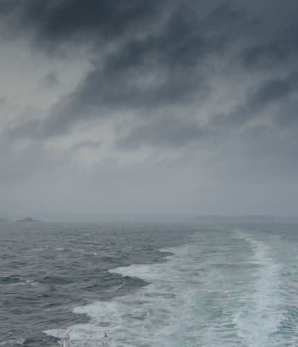 Linie Aquavit waves created by a ship