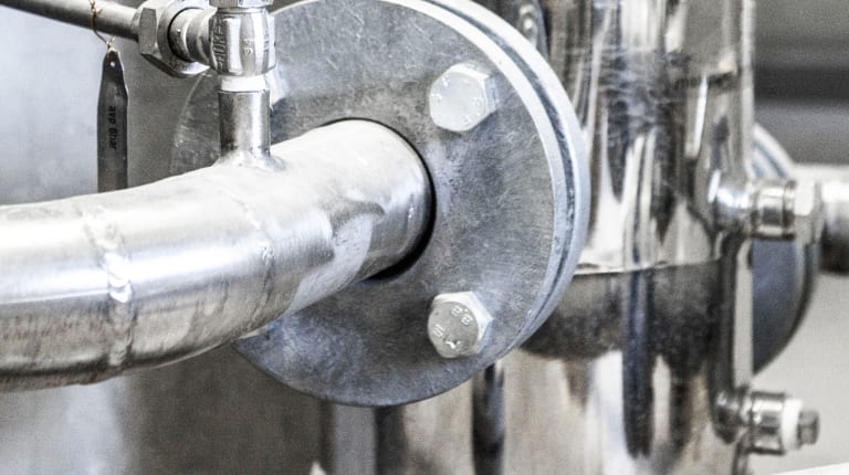 Metal pipeline connections