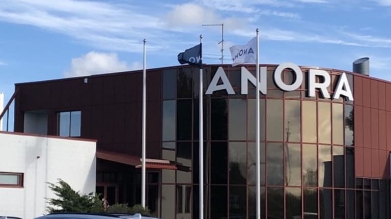 Tabasalun toimisto, Anora