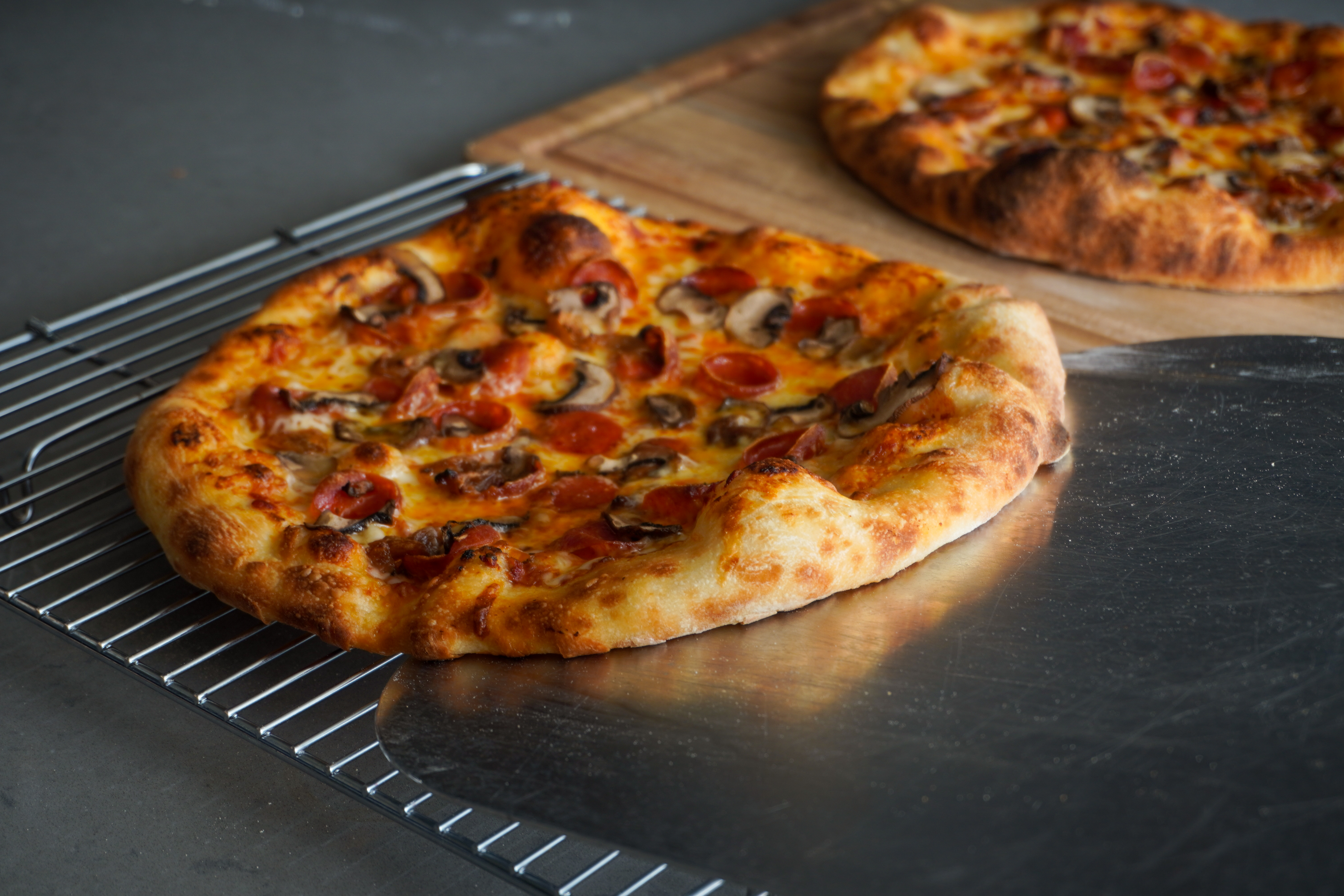 Cooking pizza on a Baking Steel