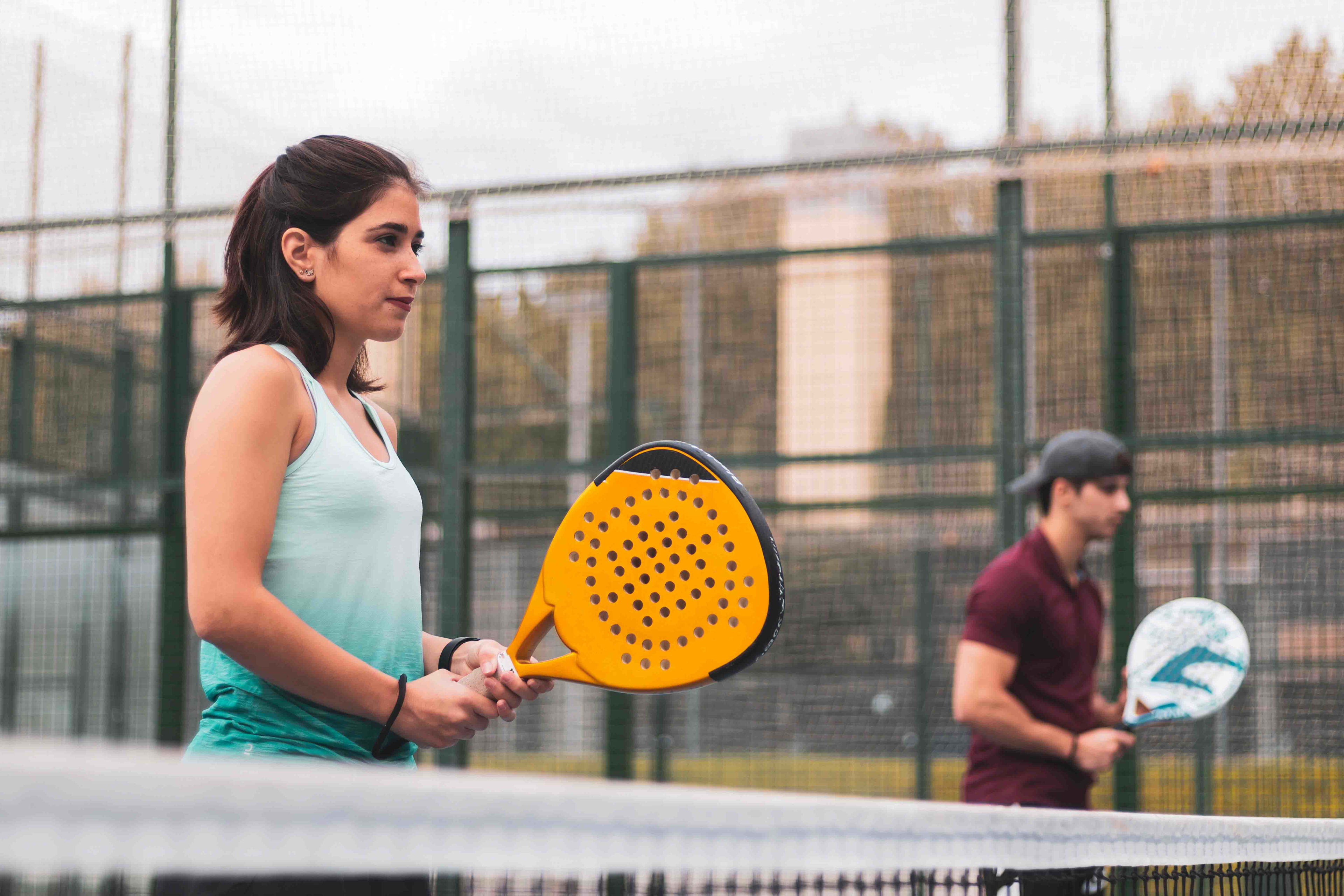 Améliorer son service au padel