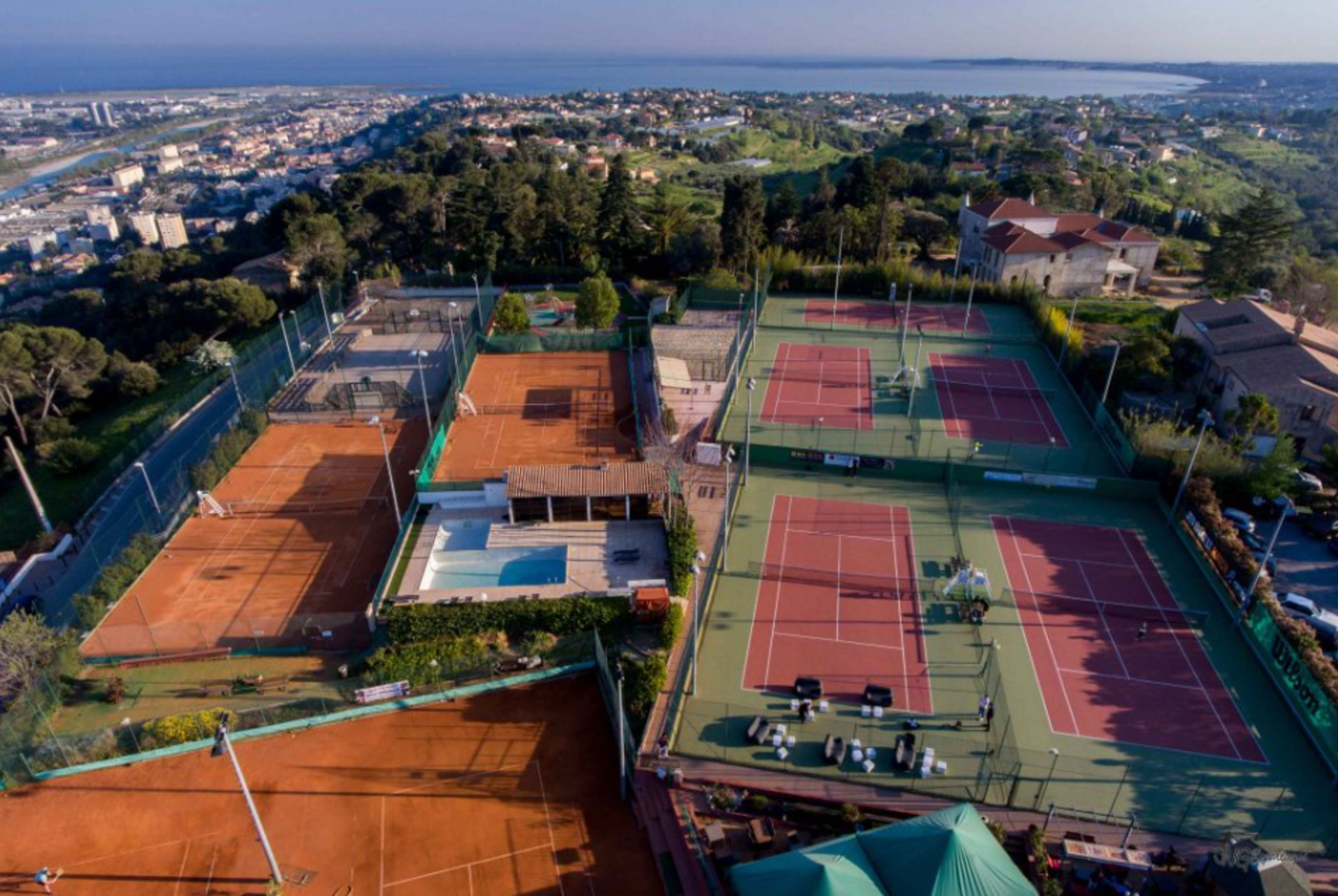 TOP 10 des plus beaux terrains de Padel de France