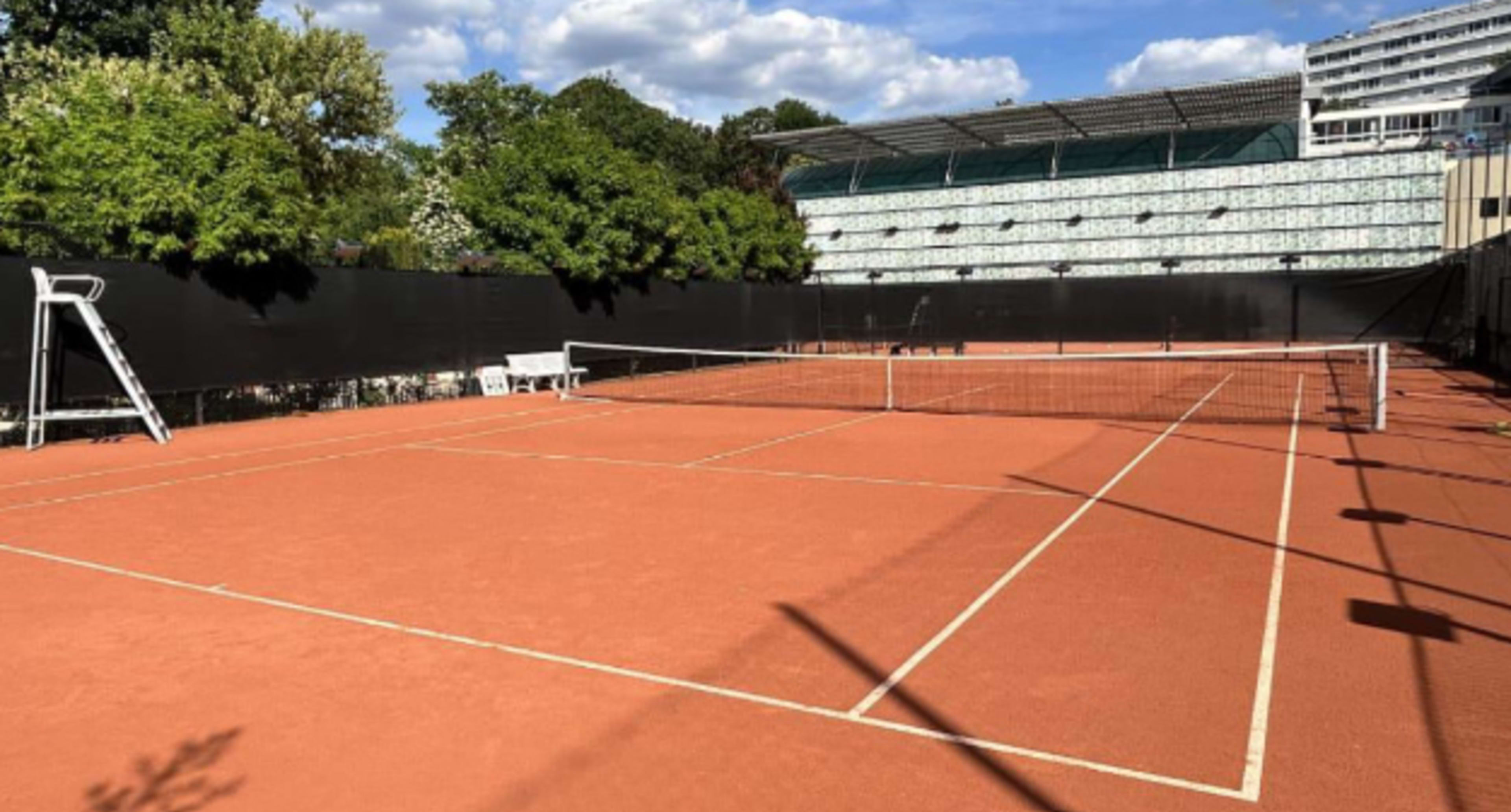 Where to play tennis in Paris ?