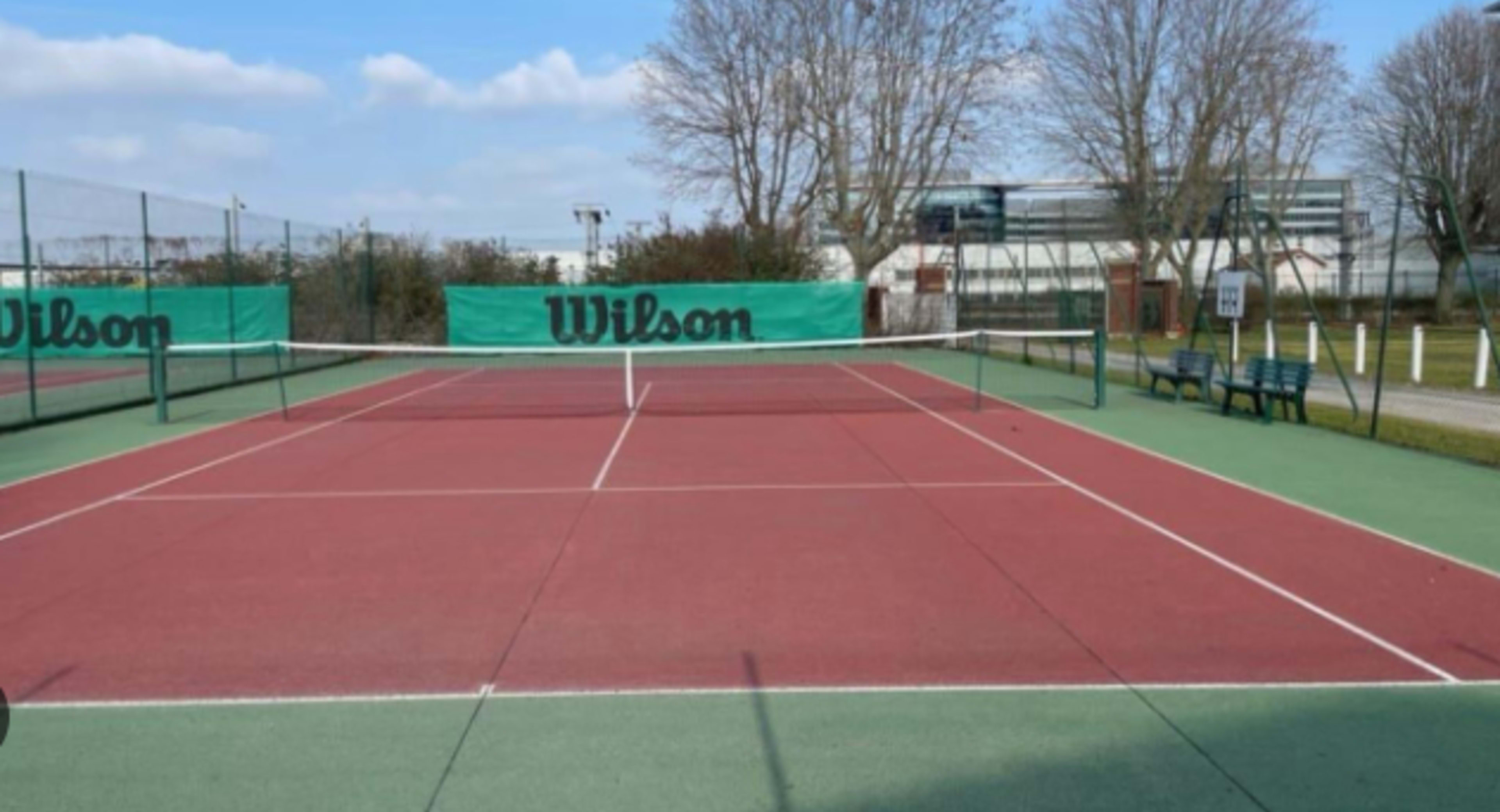 Where to play tennis in Paris ?
