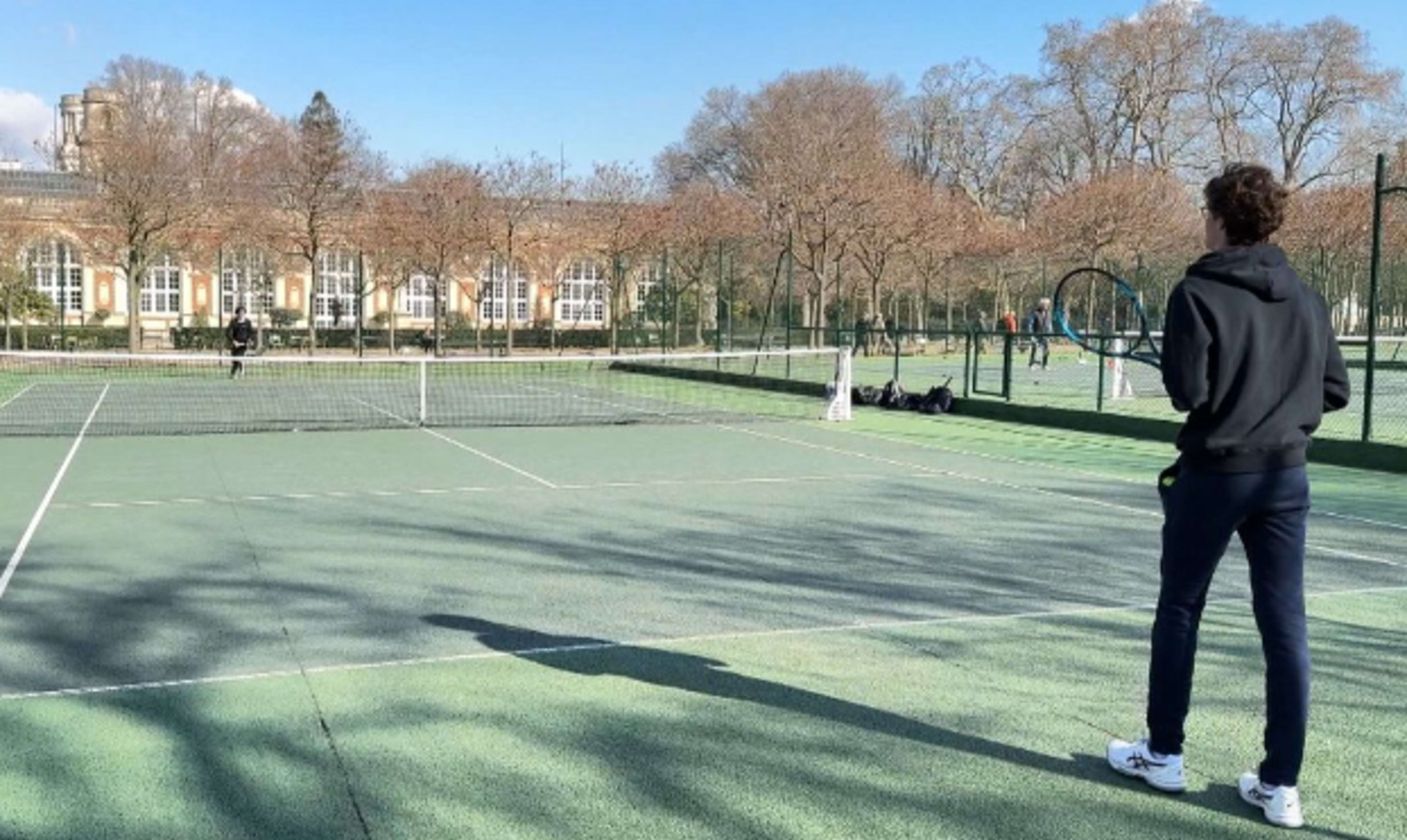 Where to play tennis in Paris ?