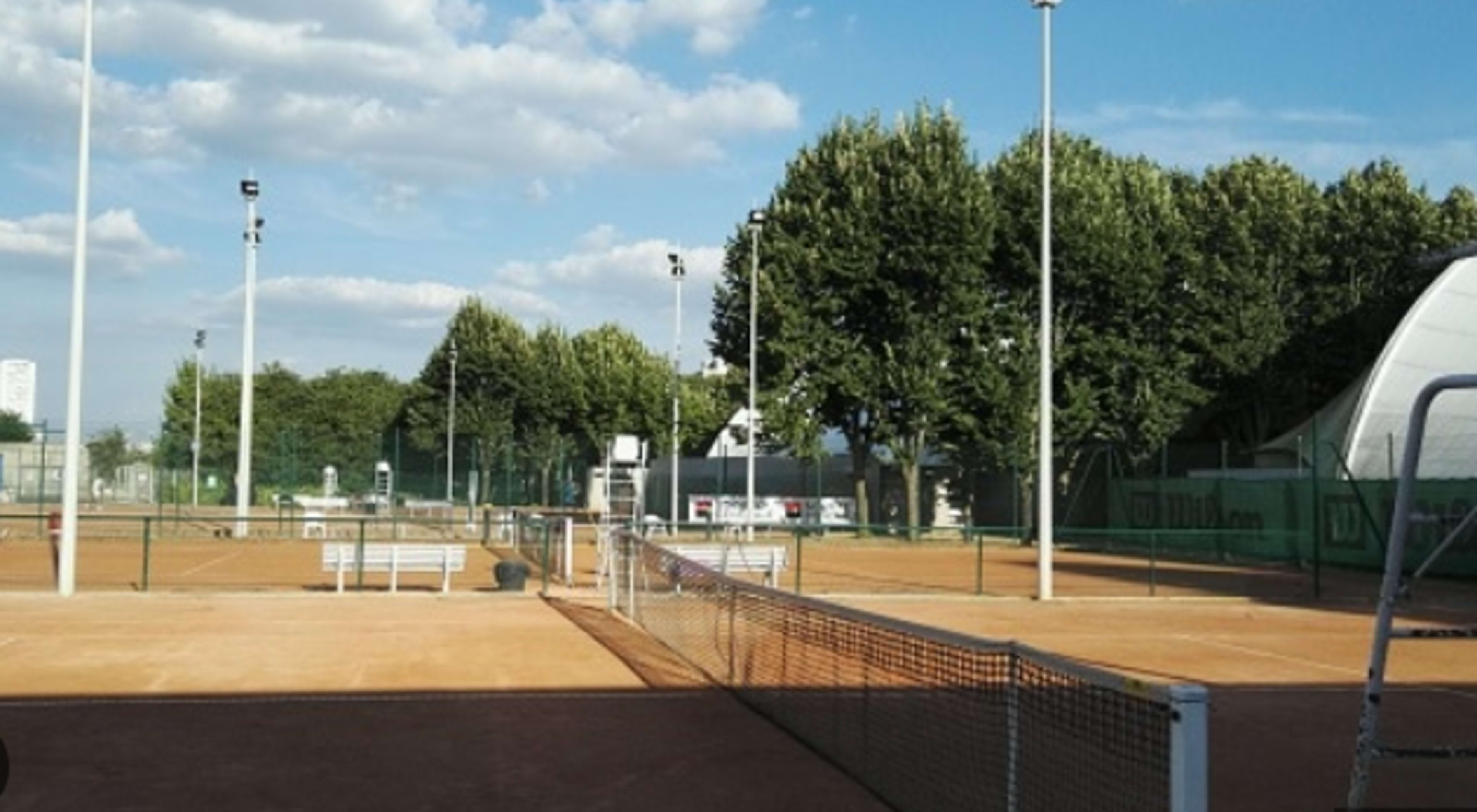 Where to play tennis in Paris ?