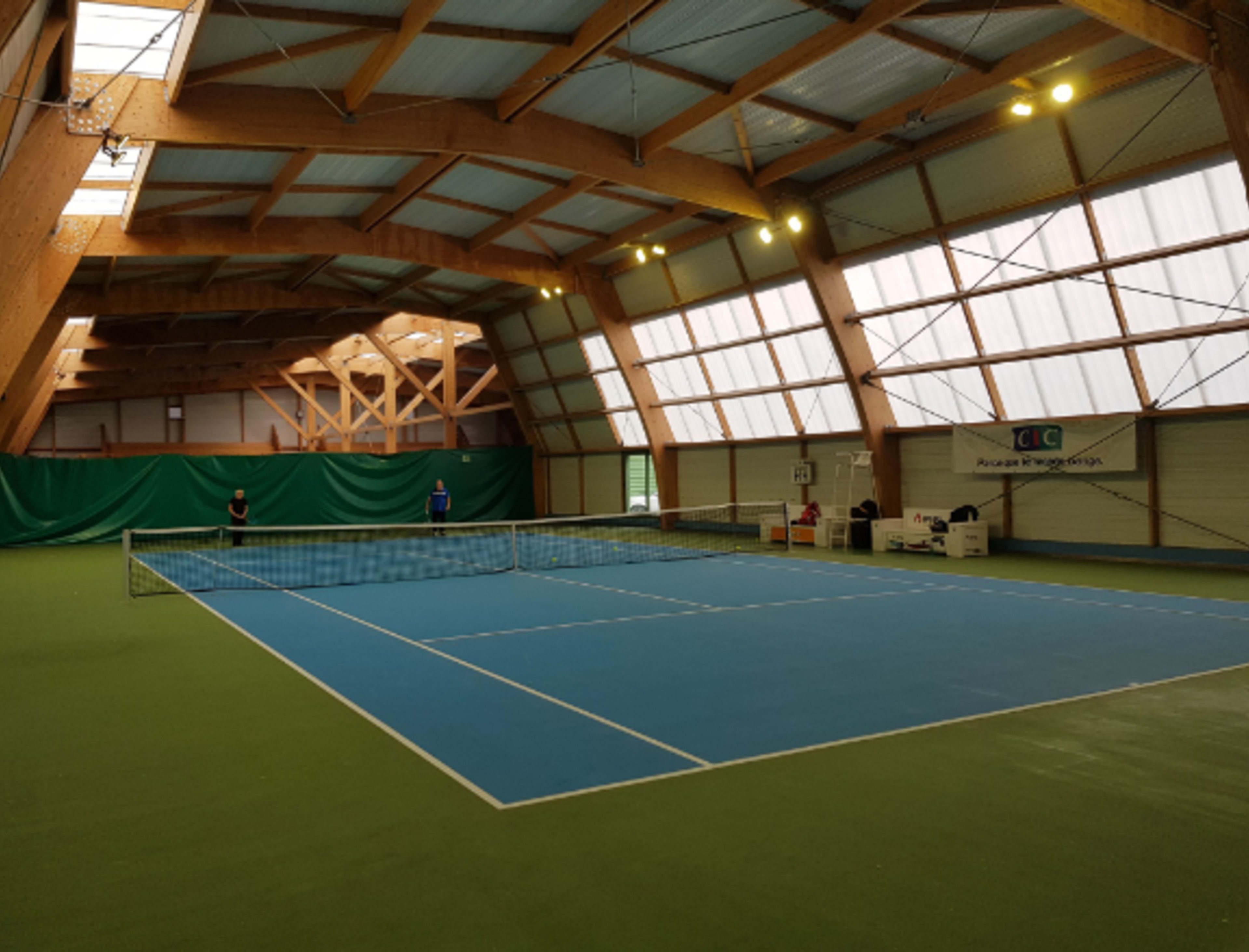 Play Badminton in Paris