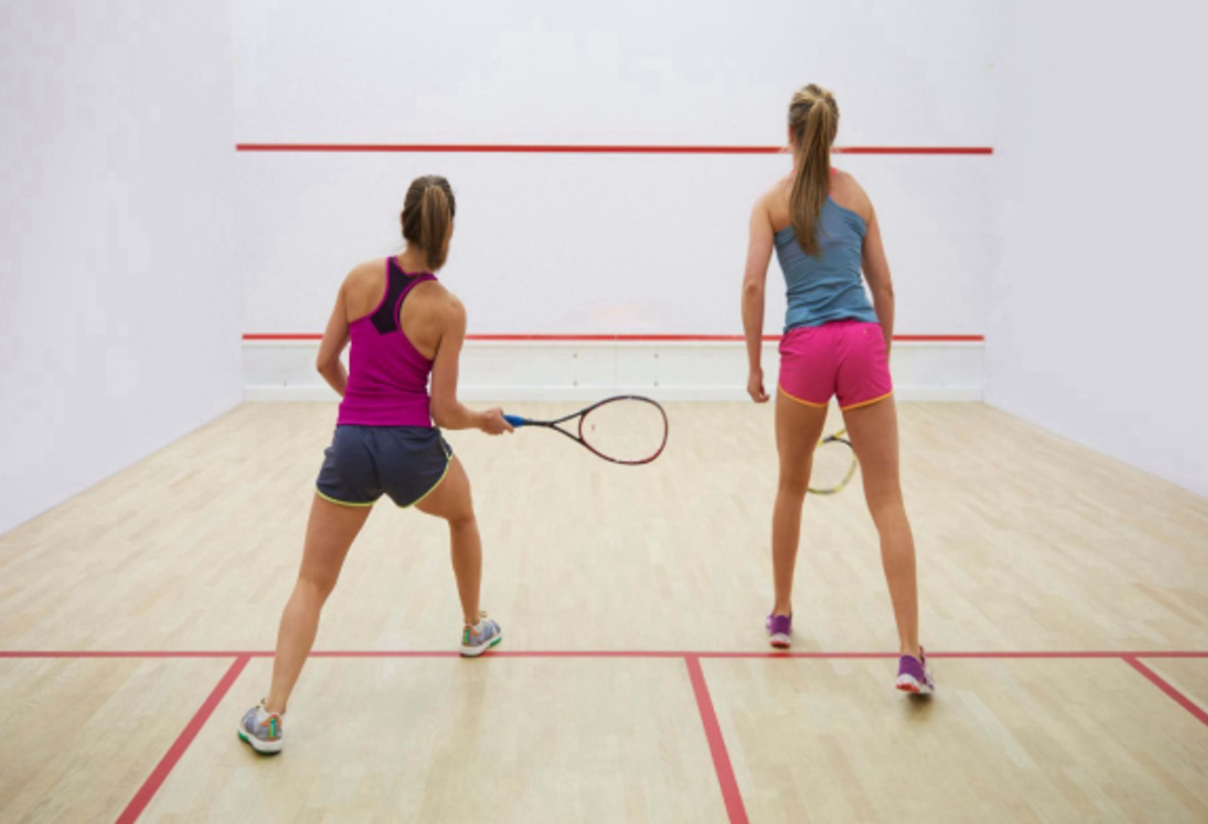 Play squash in Paris