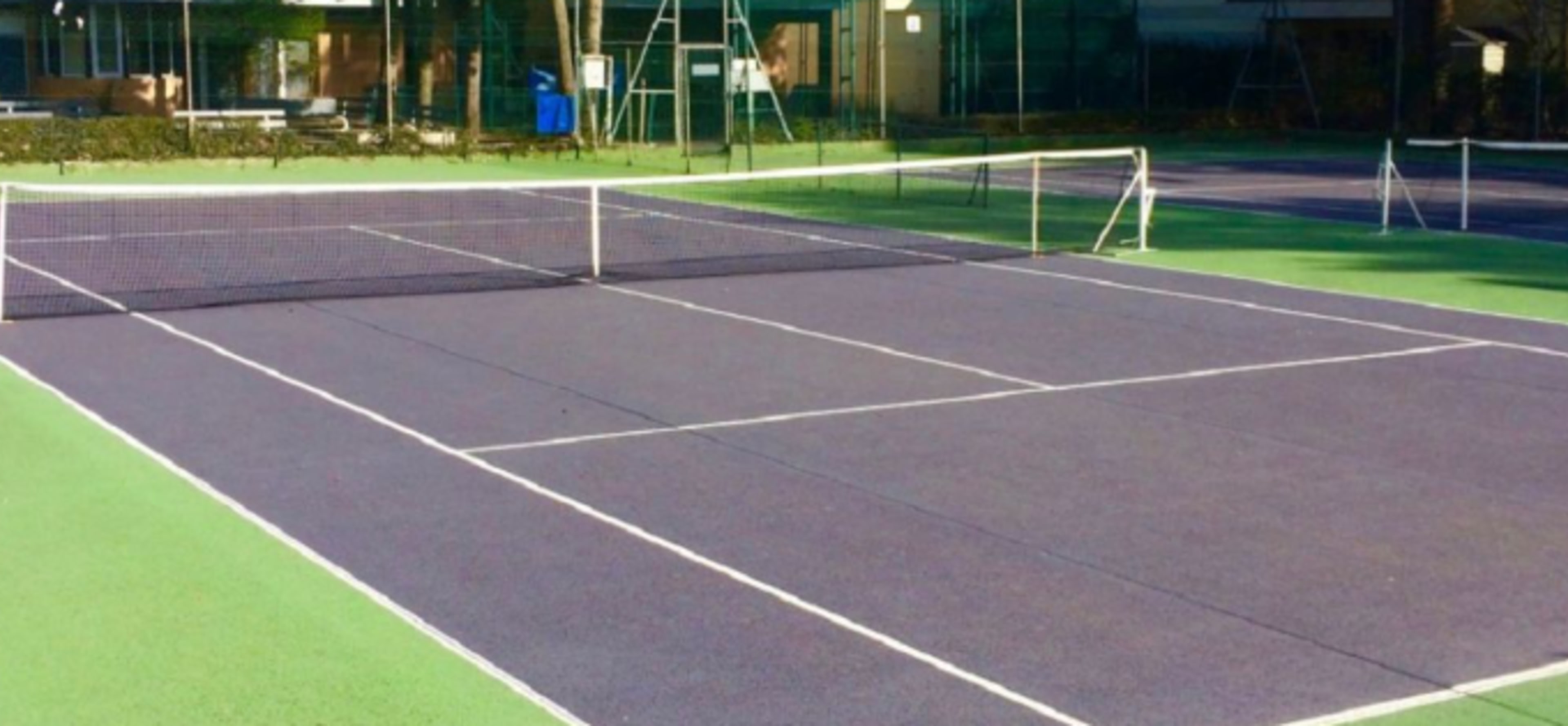 Where can I play tennis in Lyon ?