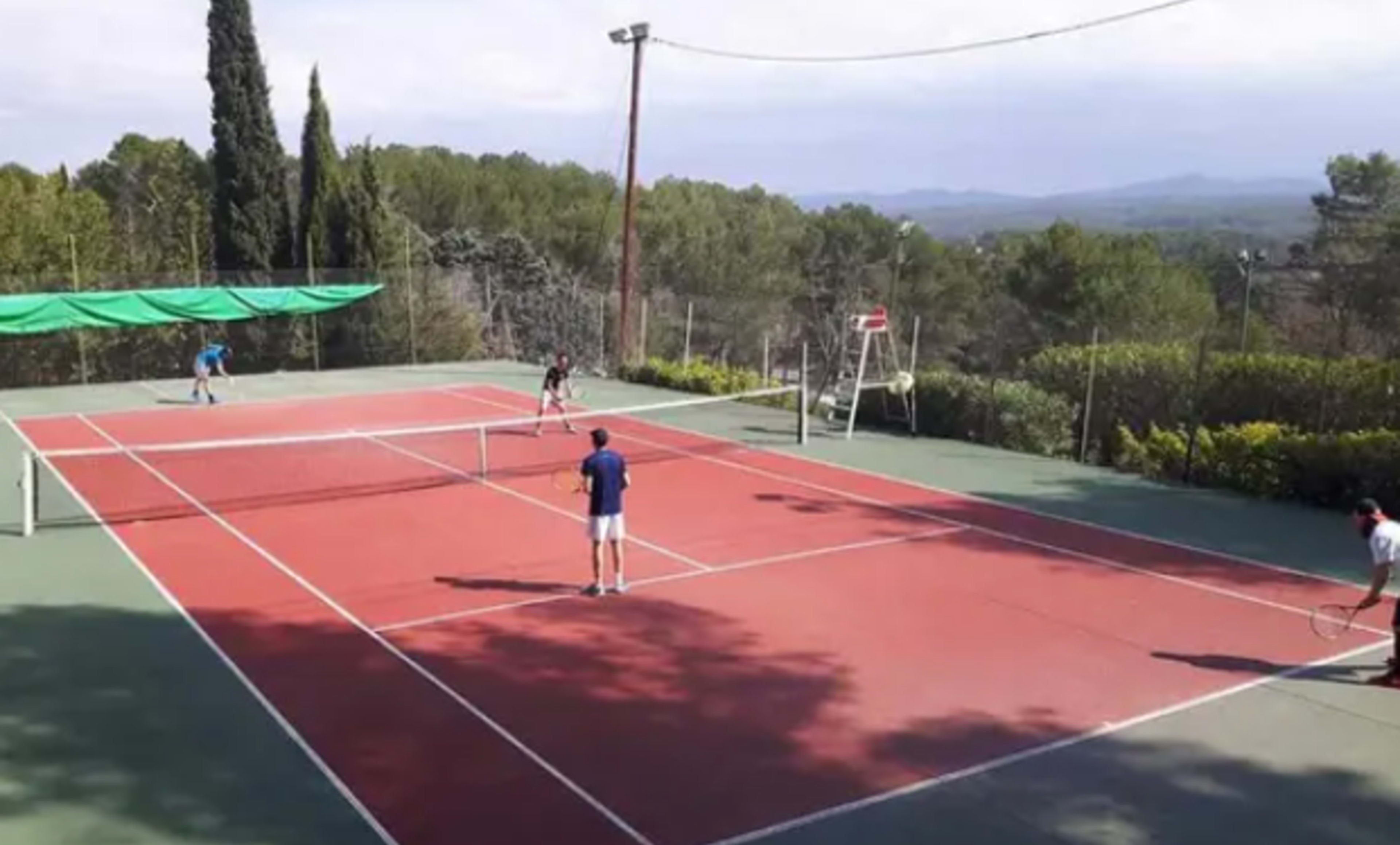 Jouer au tennis à Marseille