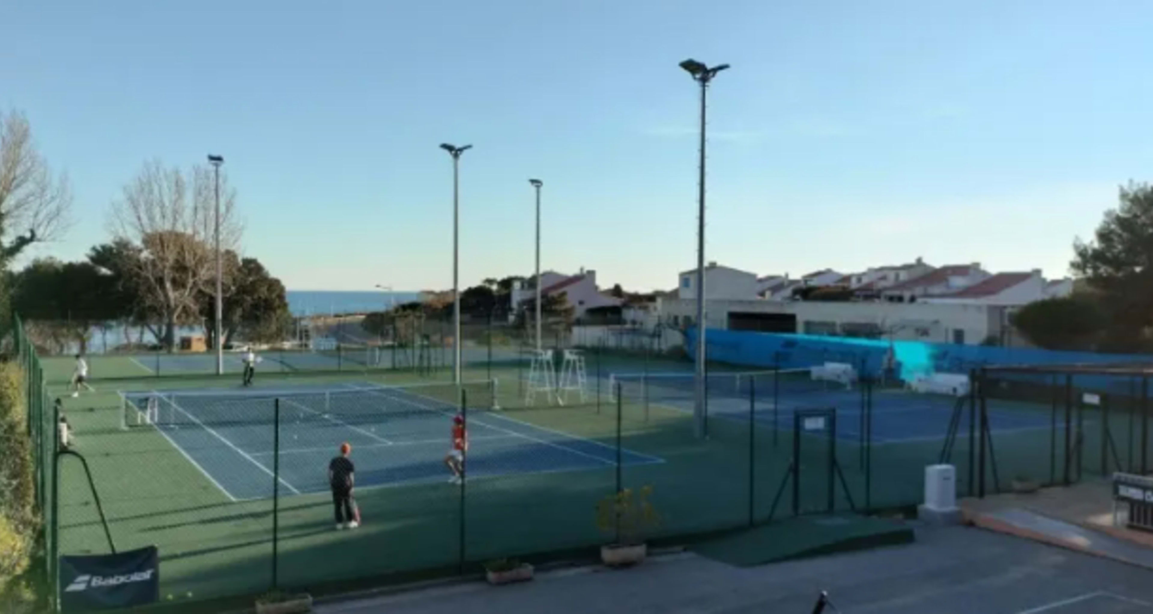 Jouer au tennis à Marseille