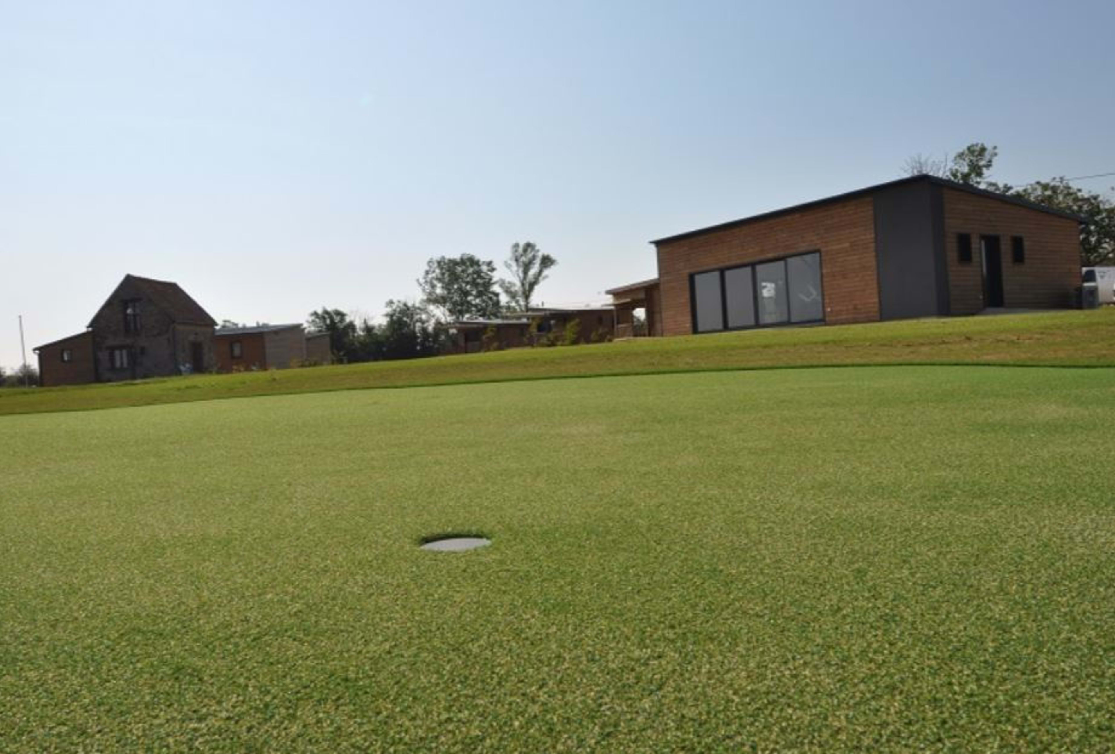 Comment bien putter au golf