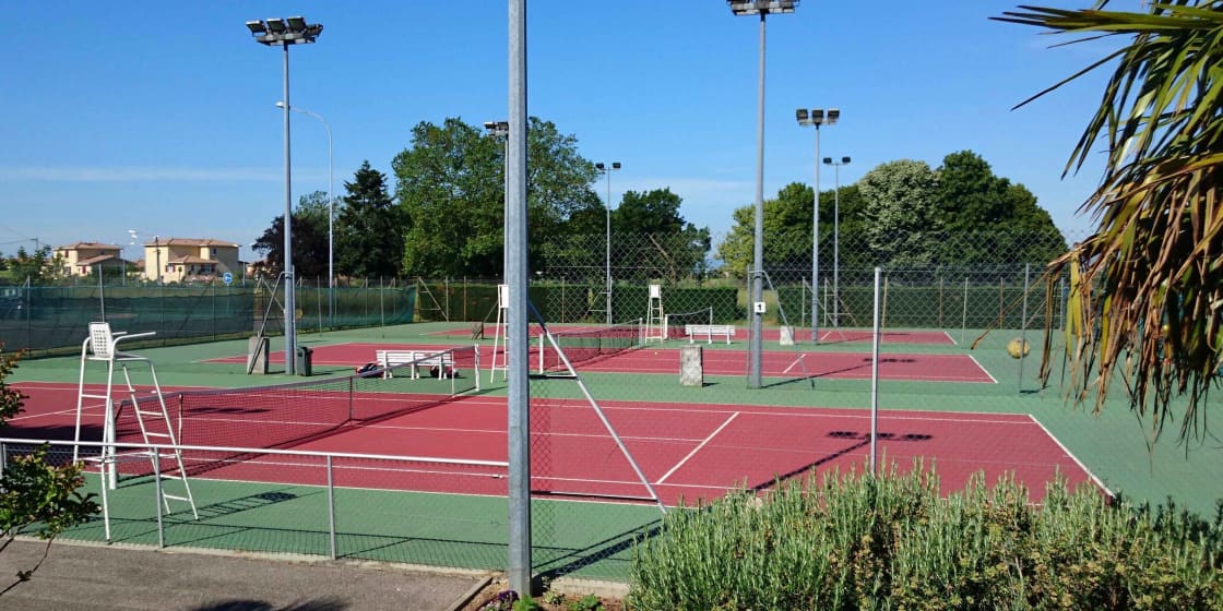 Tennis Club De Mions