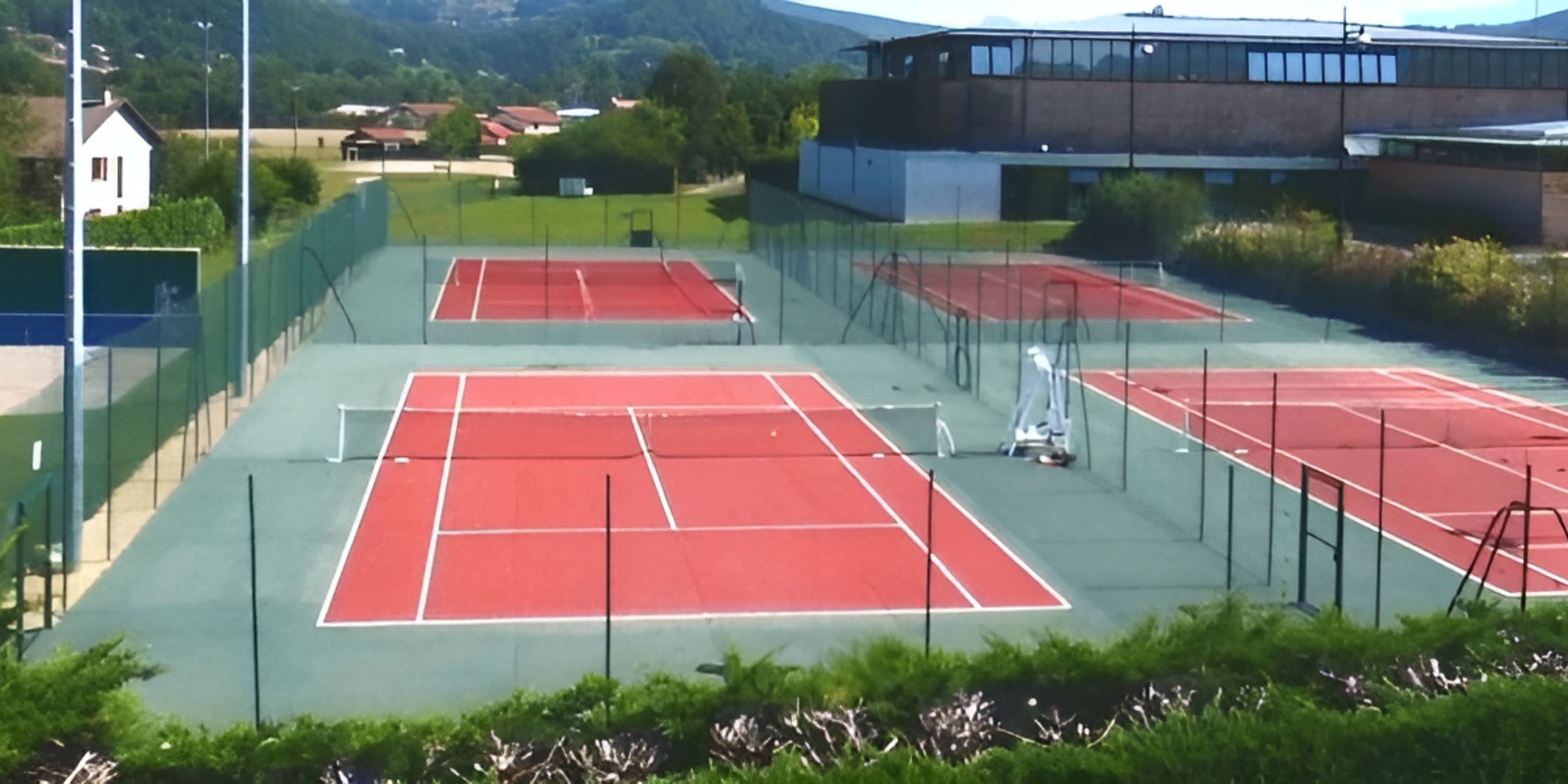 Saint Etienne De Crossey Tennis Club - club de sport