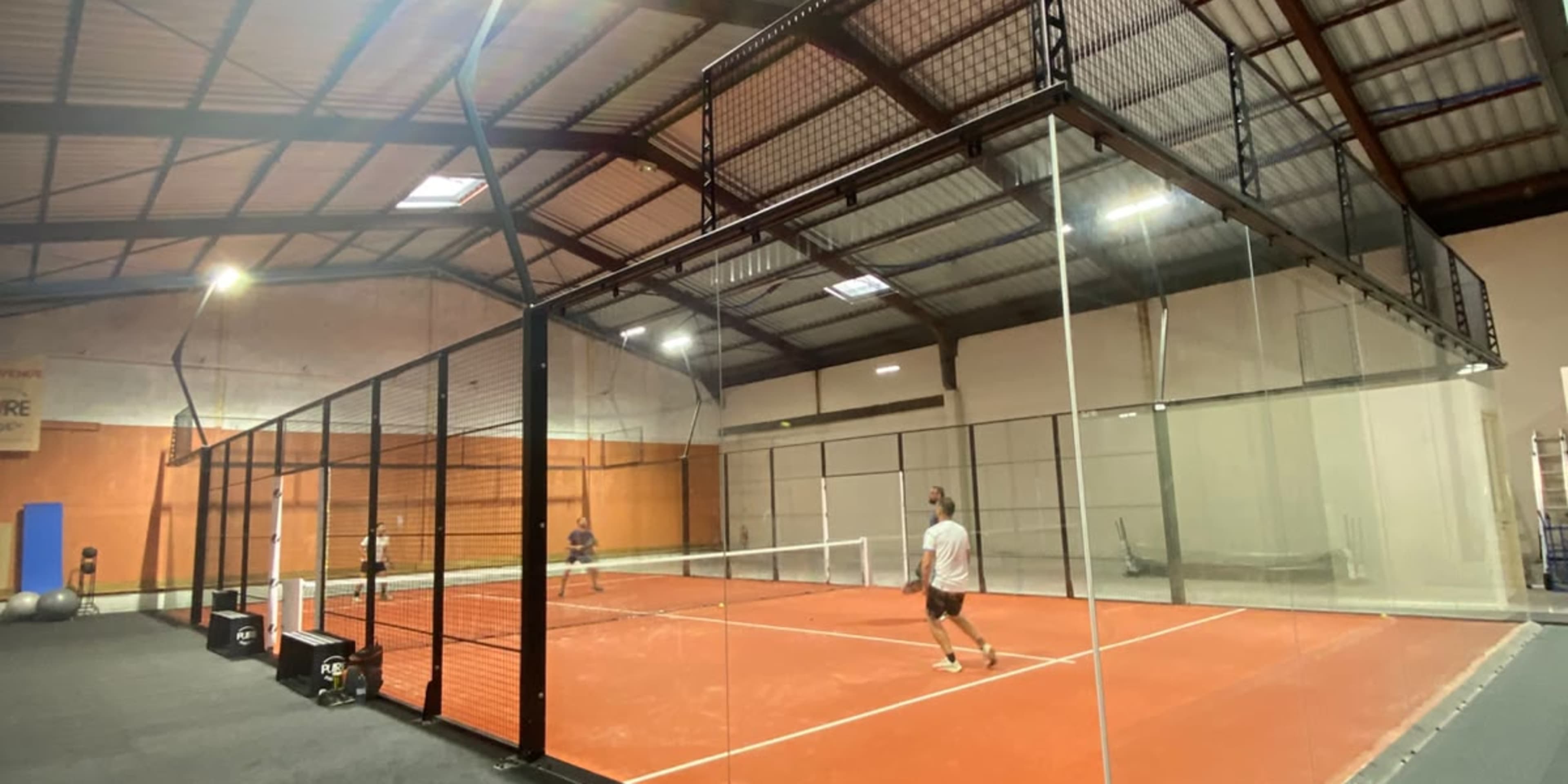 Pure Padel Montaigu - club de sport