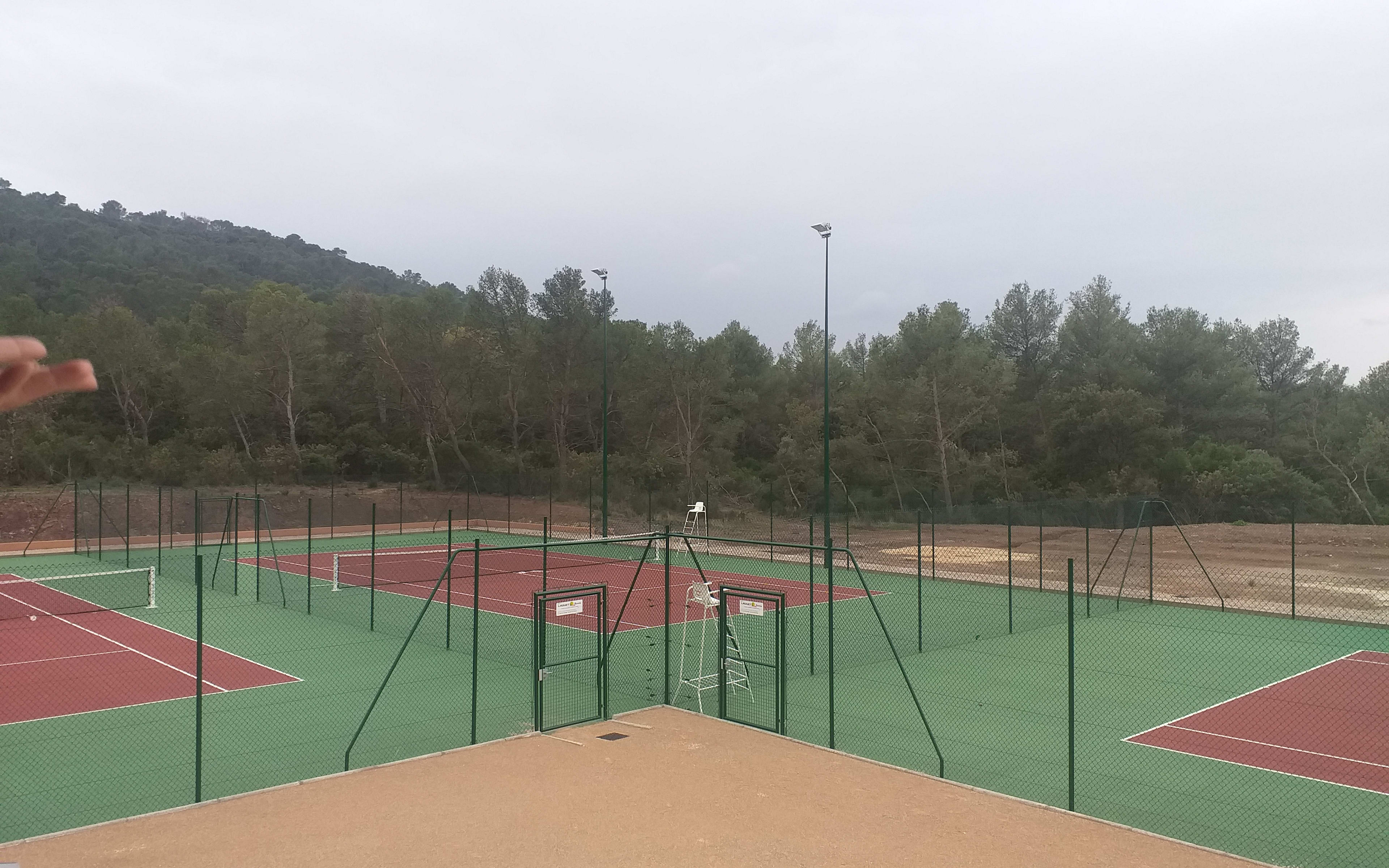 Terrain Tennis Club De Carnoules à Pierrefeu-du-Var 83-FR