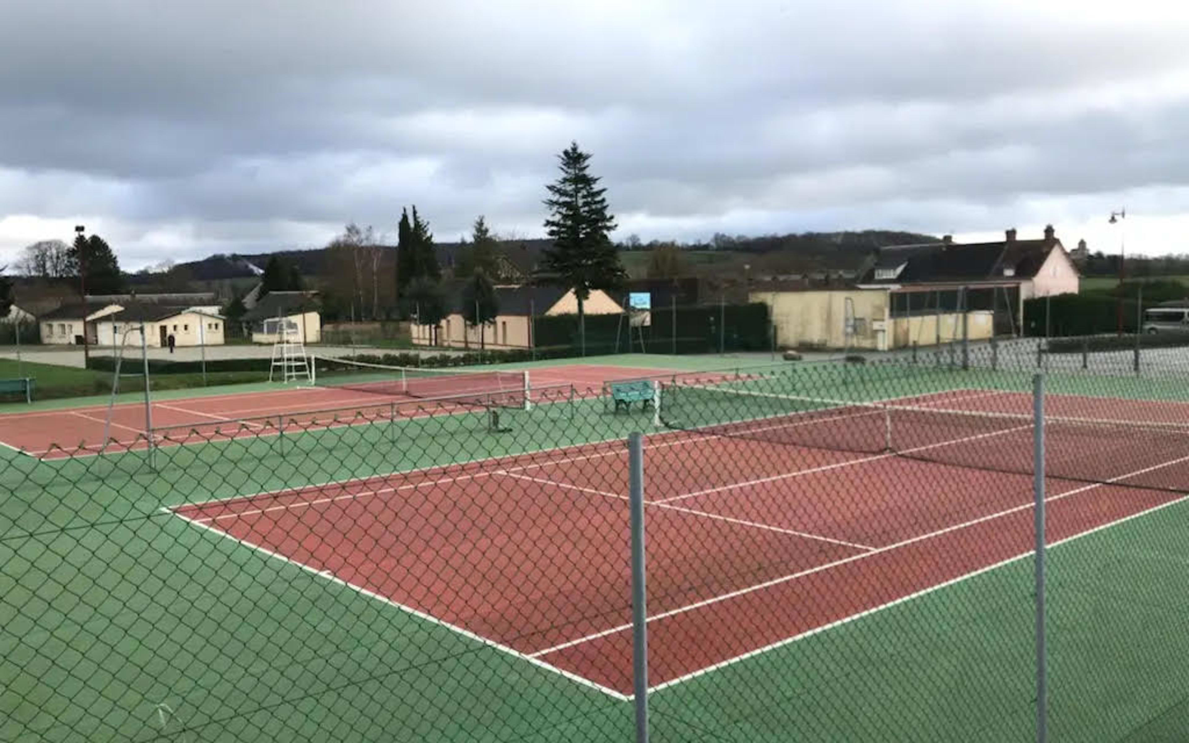 Terrain Tennis Club Le Merlerault à Normandie
