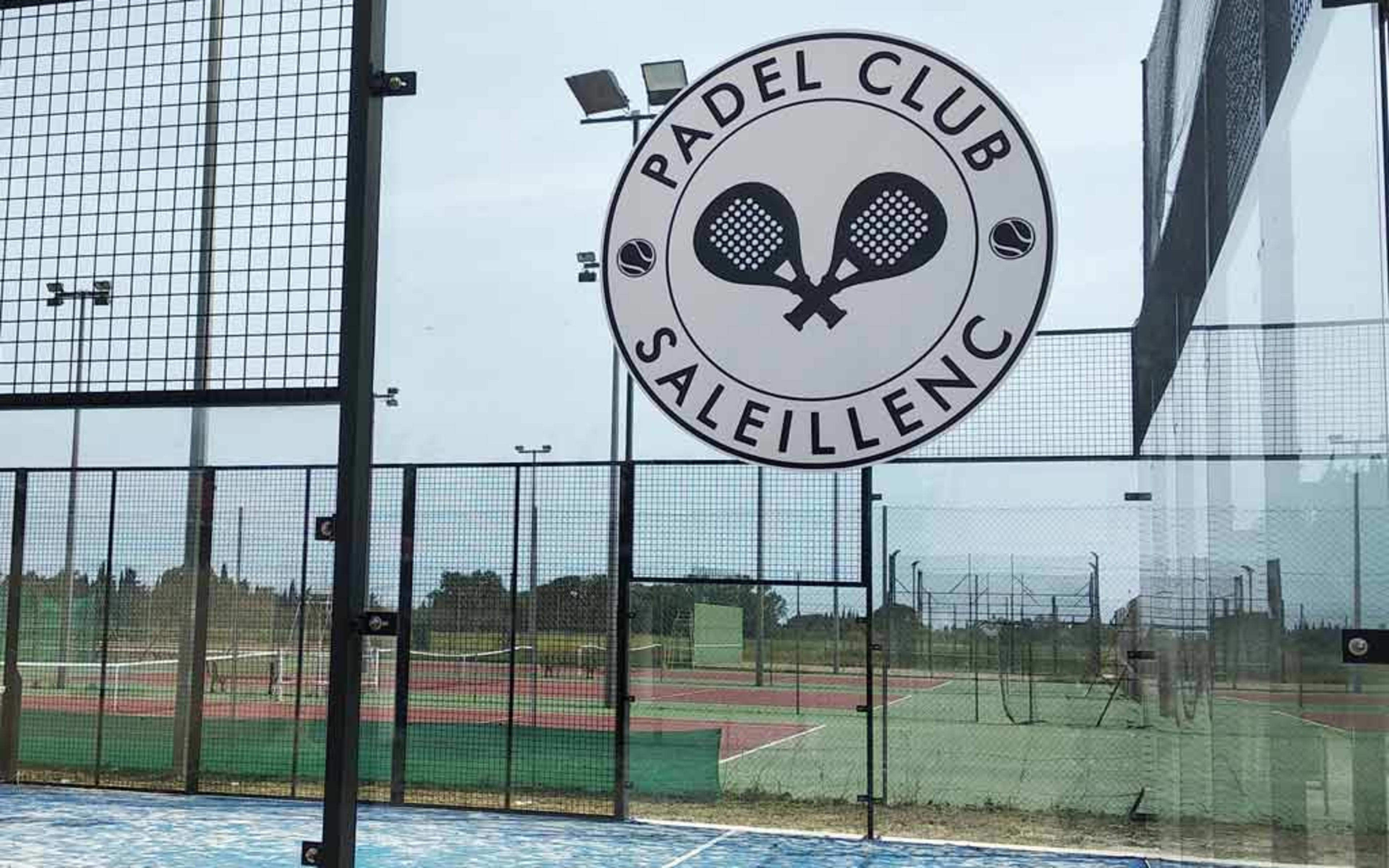Terrain Tennis Club Saleillenc à Servian