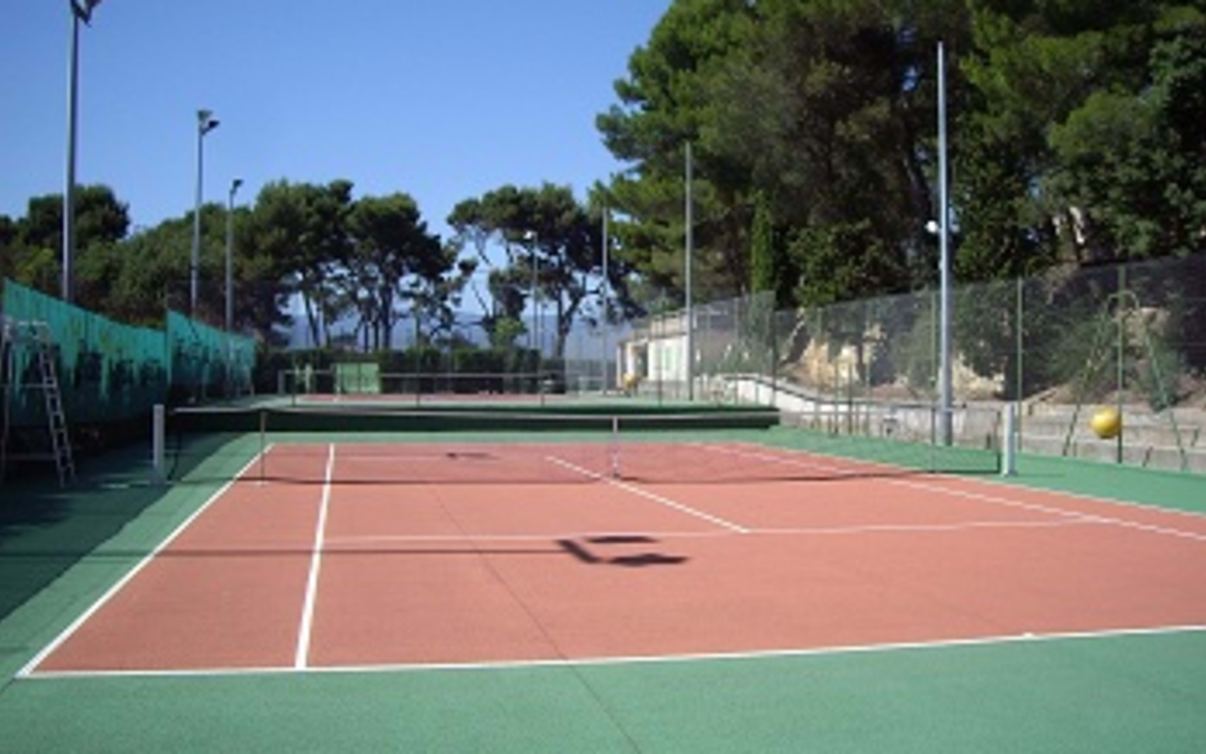 Terrain Pertuis Tennis Club à Pertuis 84-FR