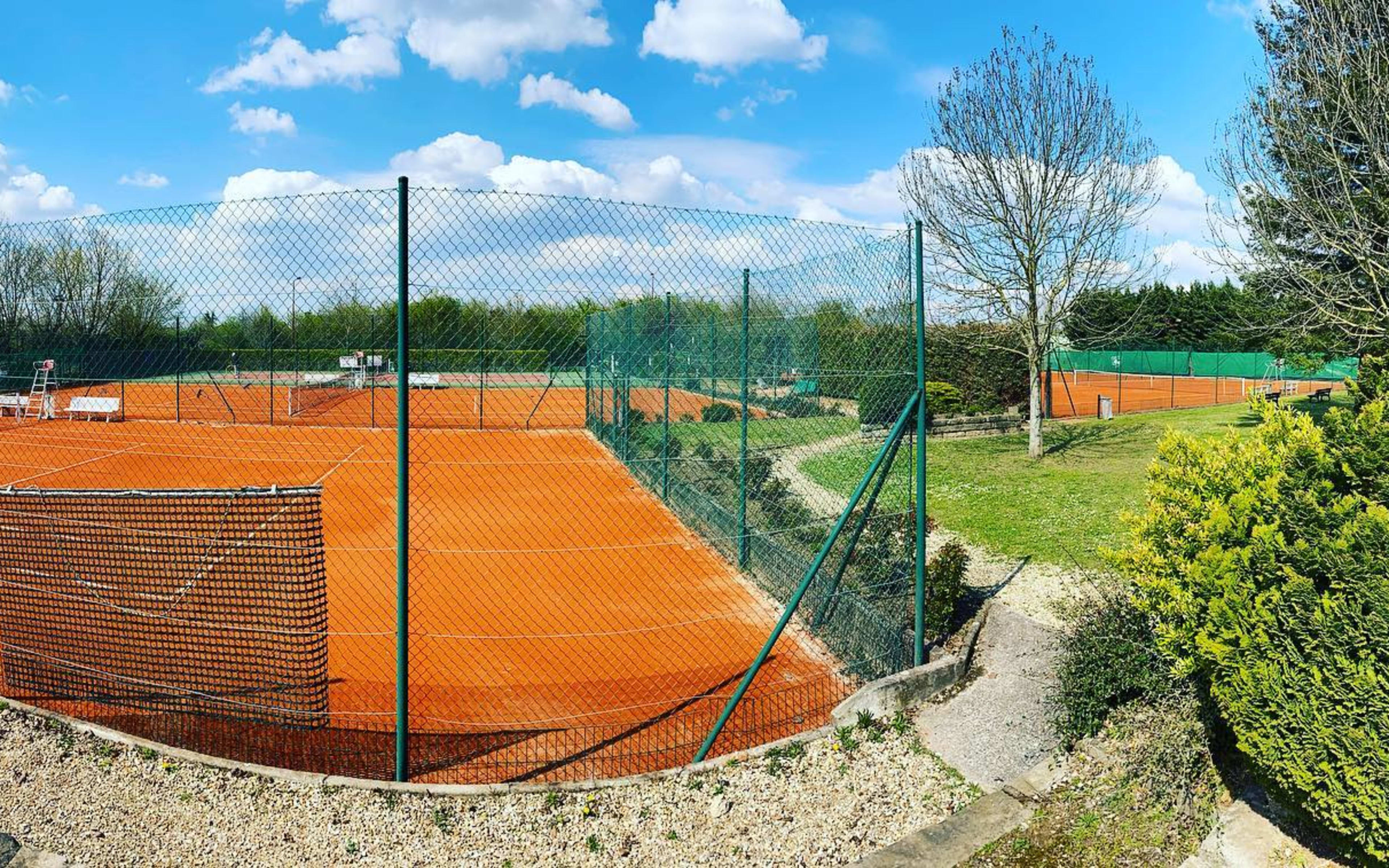 Terrain Tennis Club Gonesse à Montreuil 93-FR