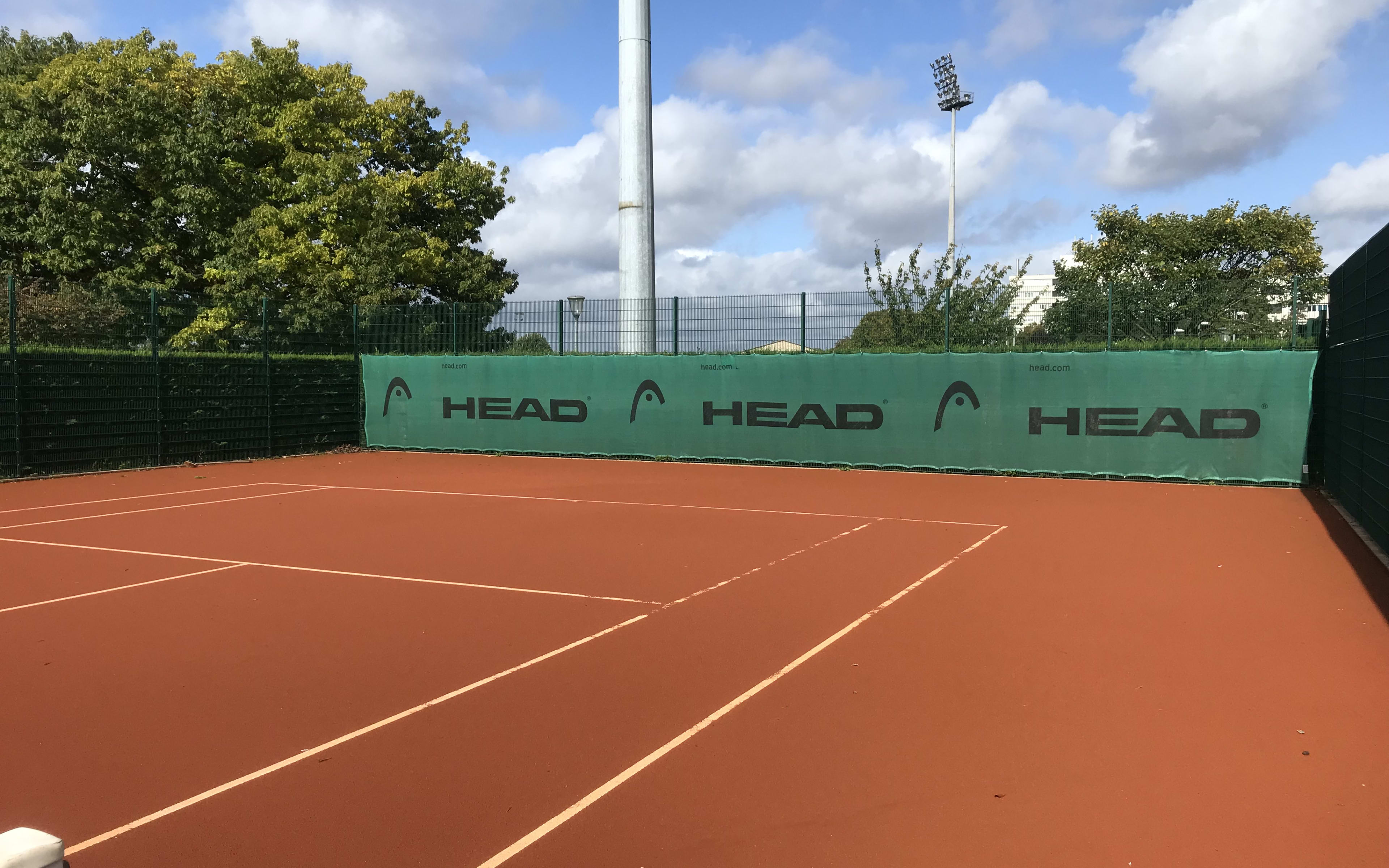 Terrain Tennis Club Saint Louis De Poissy à Le Mée-sur-Seine