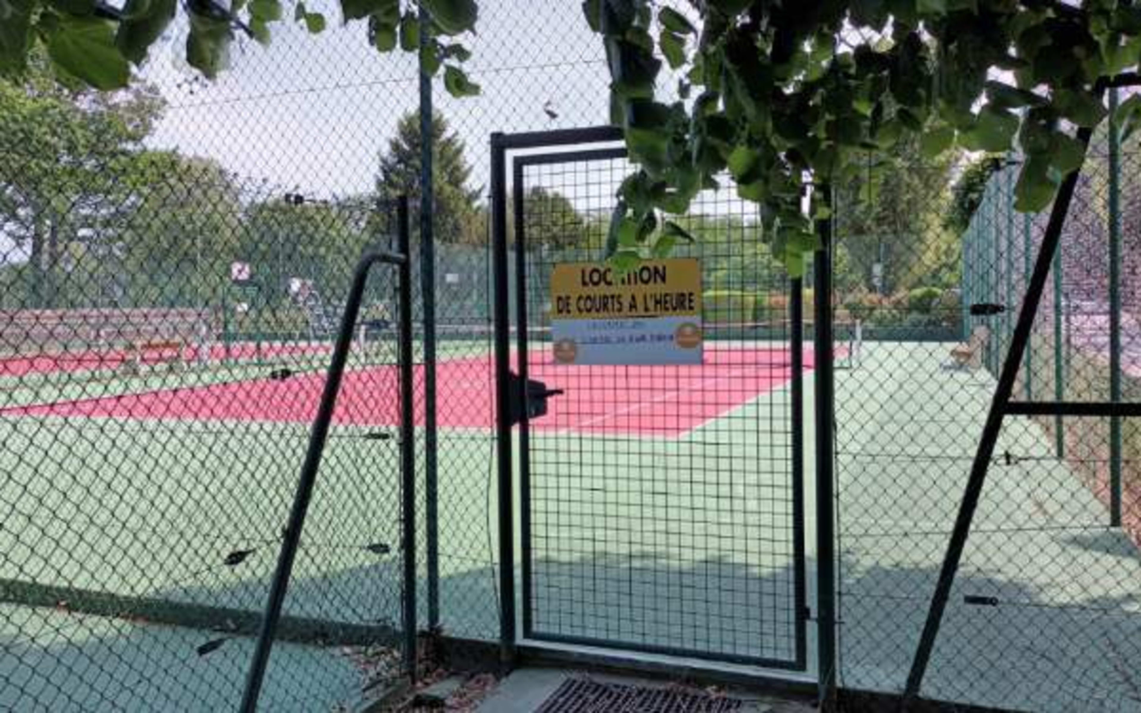Terrain Tennis Club La Chaussee Saint Victor à Ballan-Miré