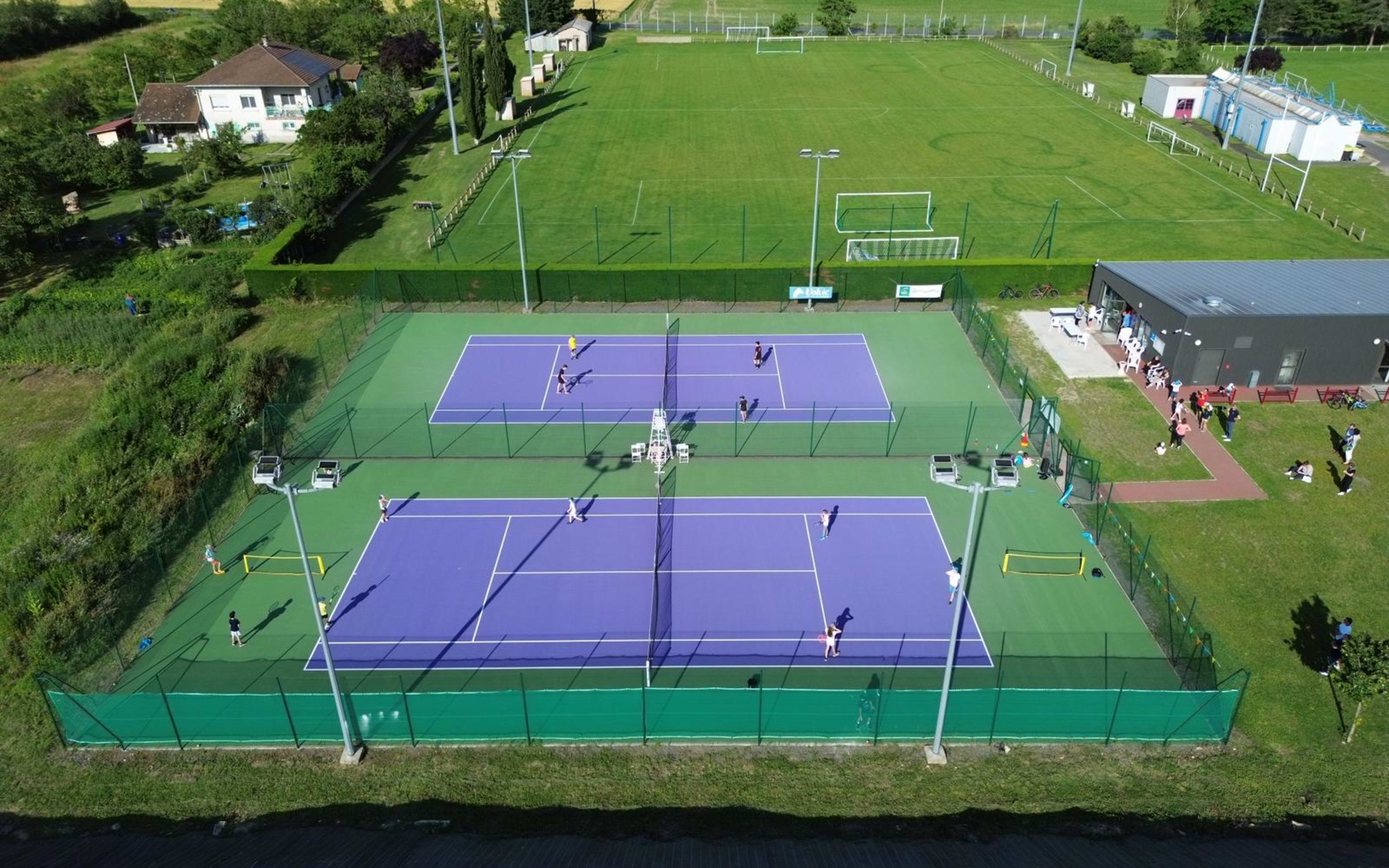 Terrain Tennis Club Saint Bonnet Pres Riom à Clermont-Ferrand
