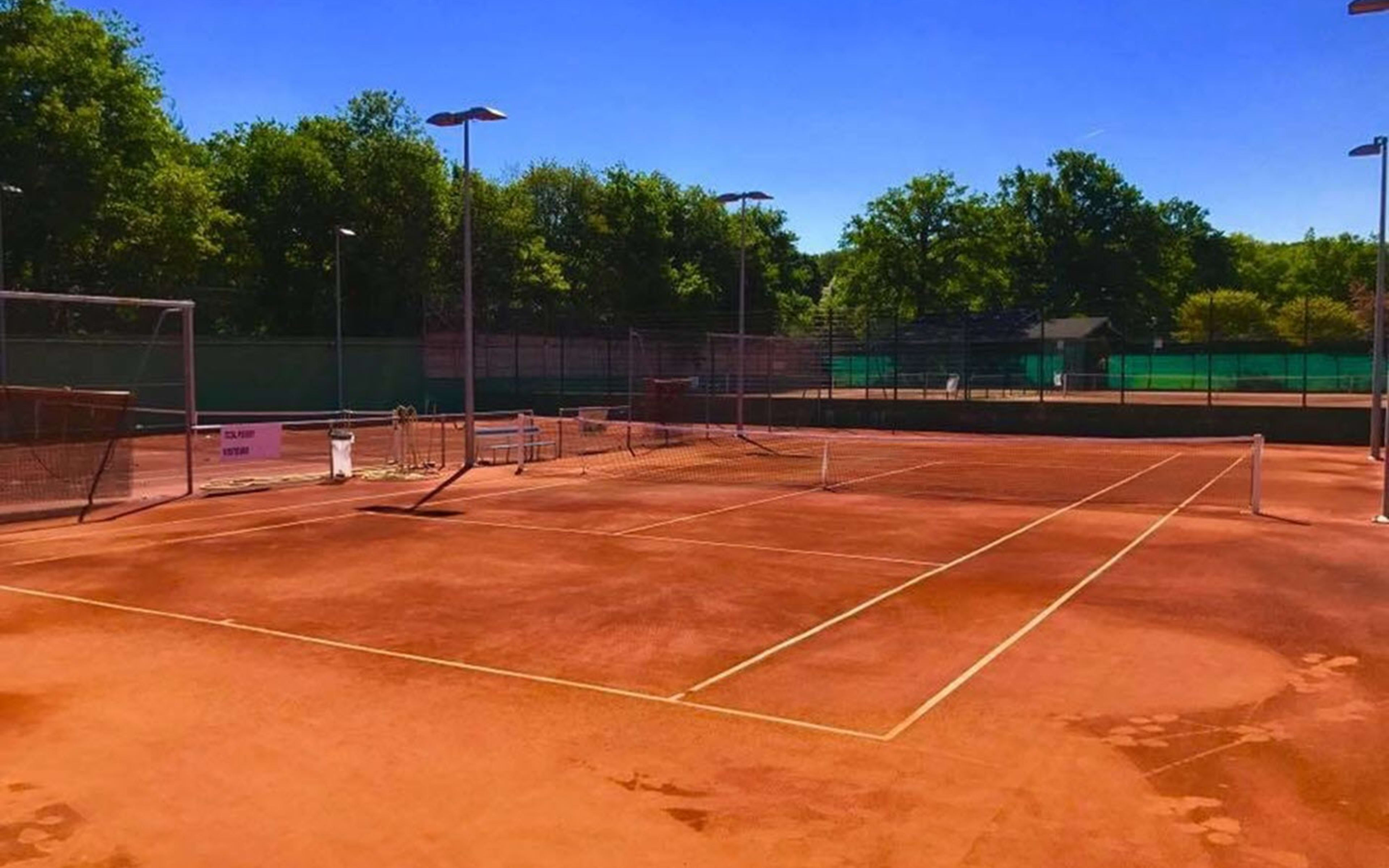 Terrain Tennis Club Saint Louis De Poissy à Cormeilles-en-Parisis 95-FR