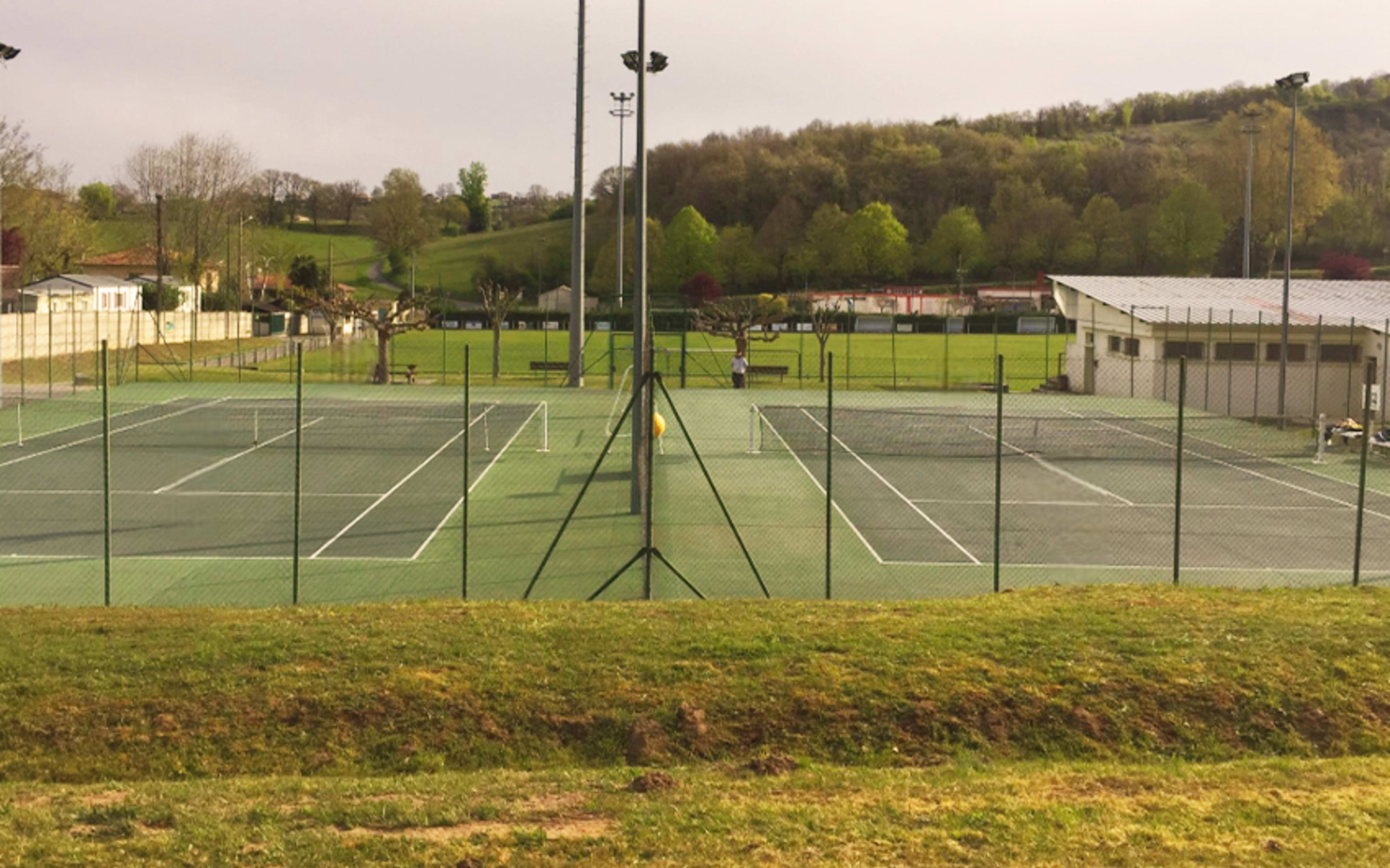 Terrain Aurignac Tennis Club à Frontignan-Savès 31-FR